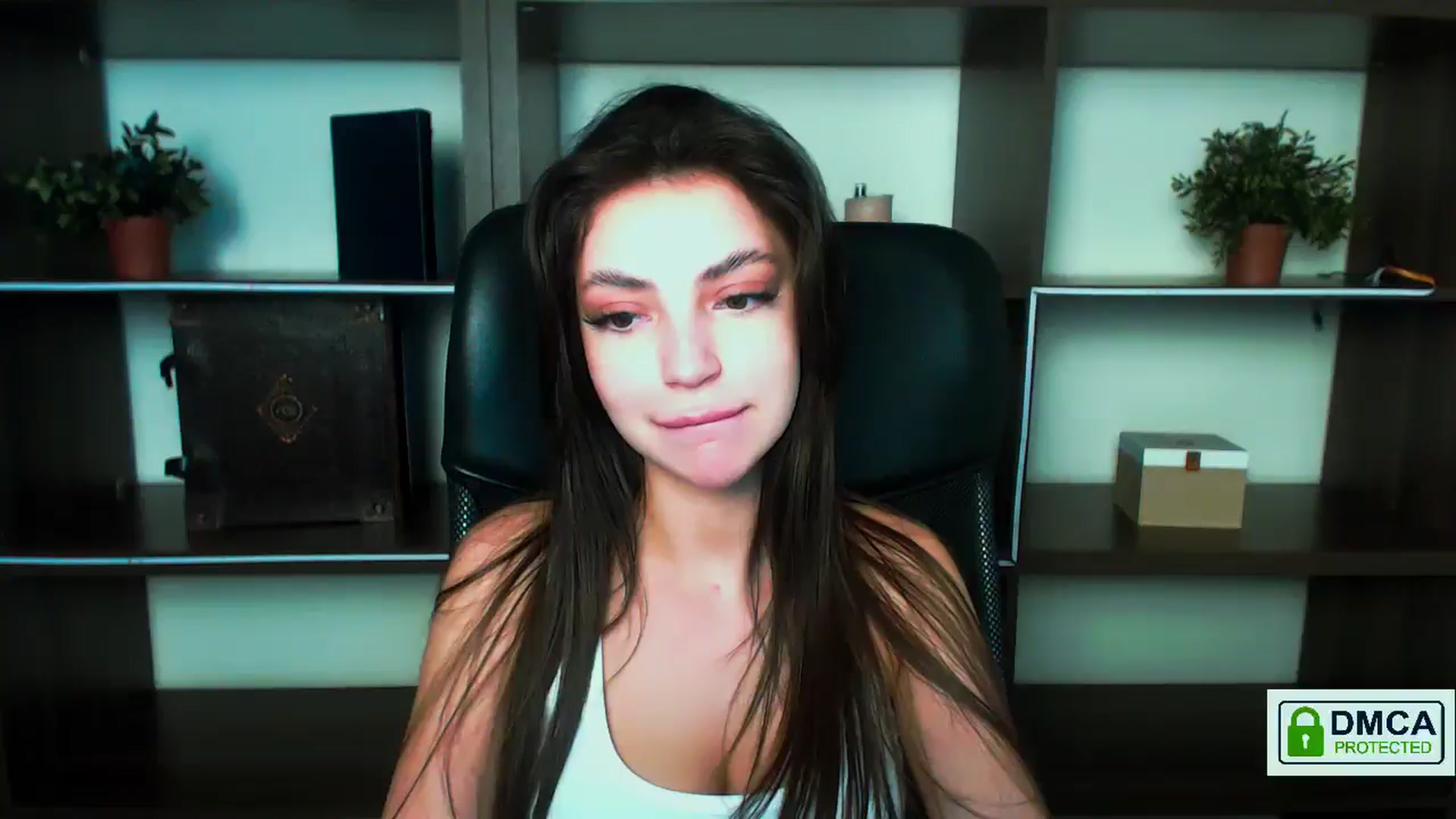 Gallery image thumbnail from EvilMuse's myfreecams stream on, 06/15/2025, 18:11 image 14 of 20