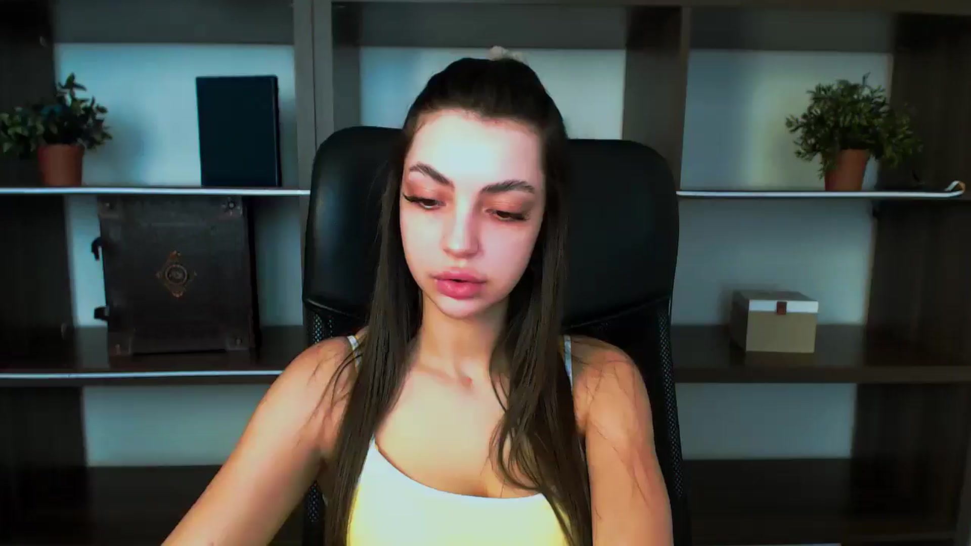 Gallery image thumbnail from EvilMuse's myfreecams stream on, 06/19/2025, 11:48 image 2 of 20