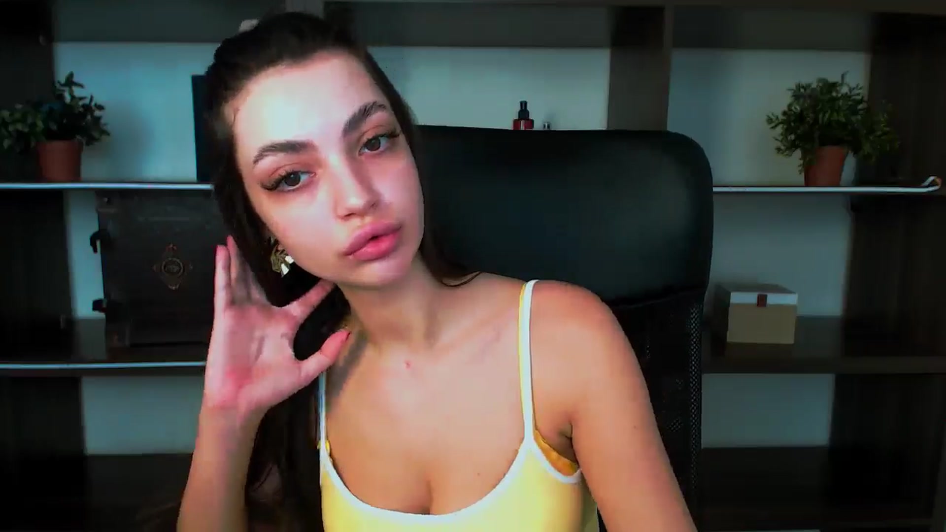 Gallery image thumbnail from EvilMuse's myfreecams stream on, 06/19/2025, 11:48 image 16 of 20