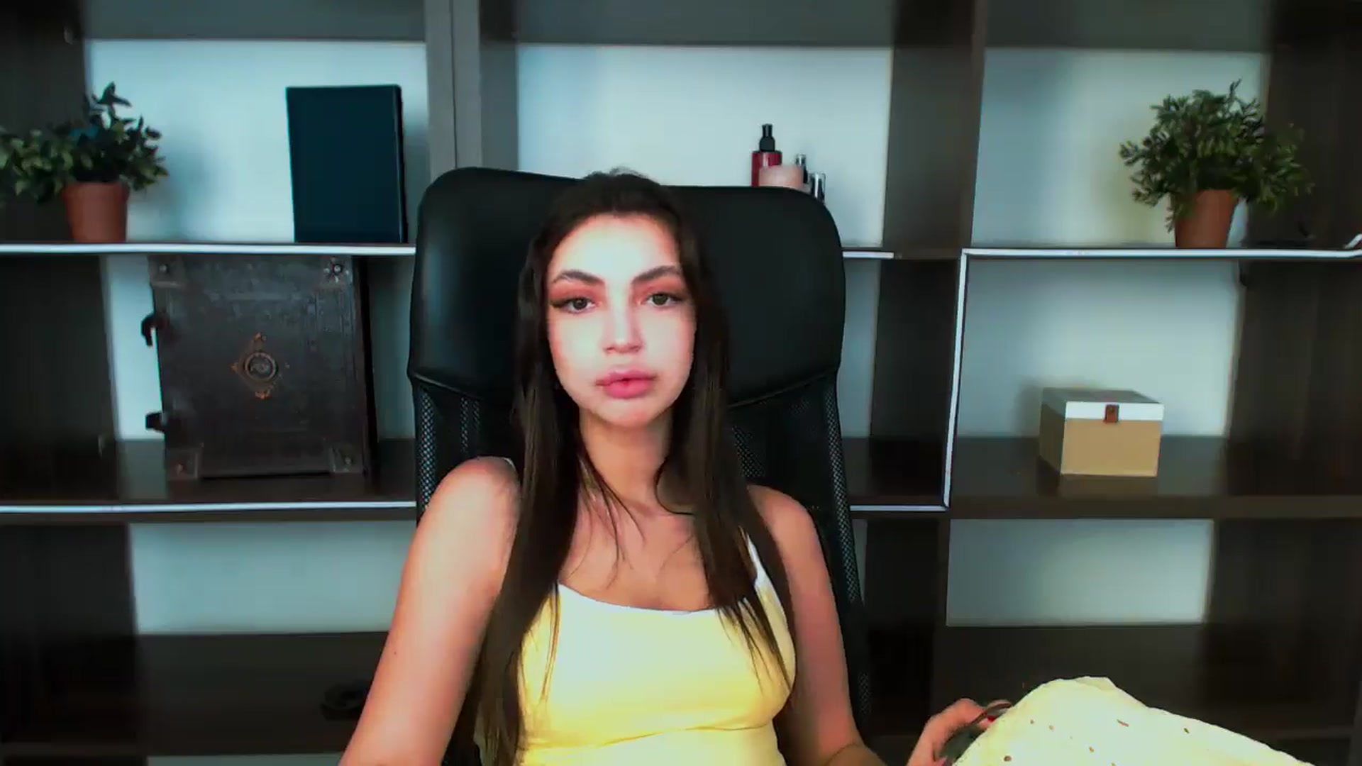 Gallery image thumbnail from EvilMuse's myfreecams stream on, 06/19/2025, 14:03 image 20 of 20