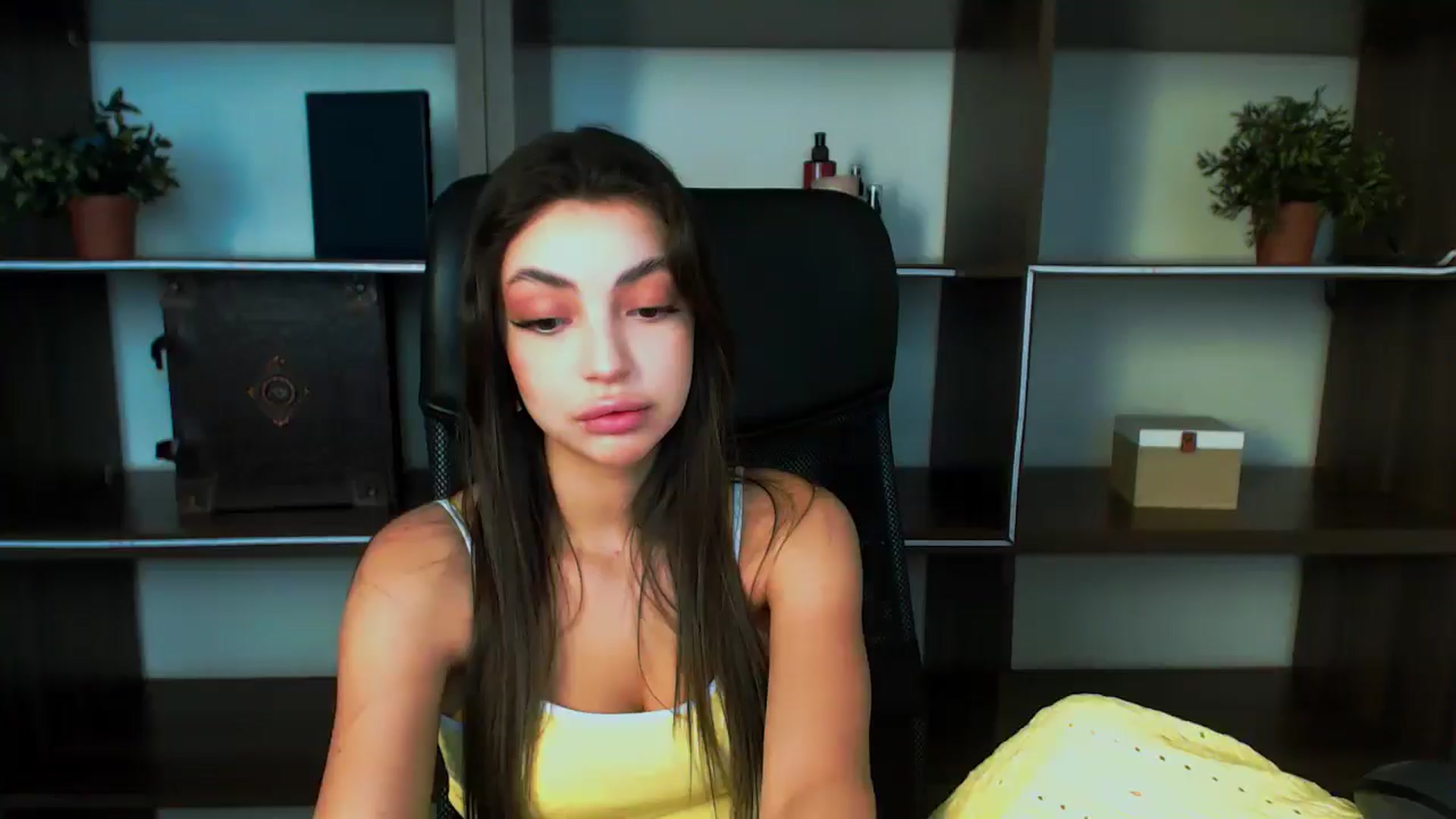 Gallery image thumbnail from EvilMuse's myfreecams stream on, 06/19/2025, 14:03 image 15 of 20