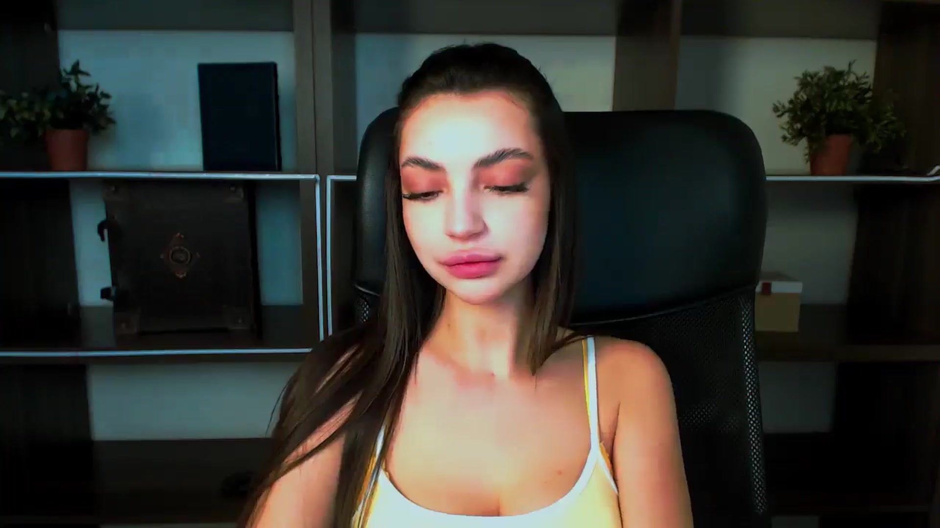 Gallery image thumbnail from EvilMuse's myfreecams stream on, 06/19/2025, 17:13 image 5 of 20