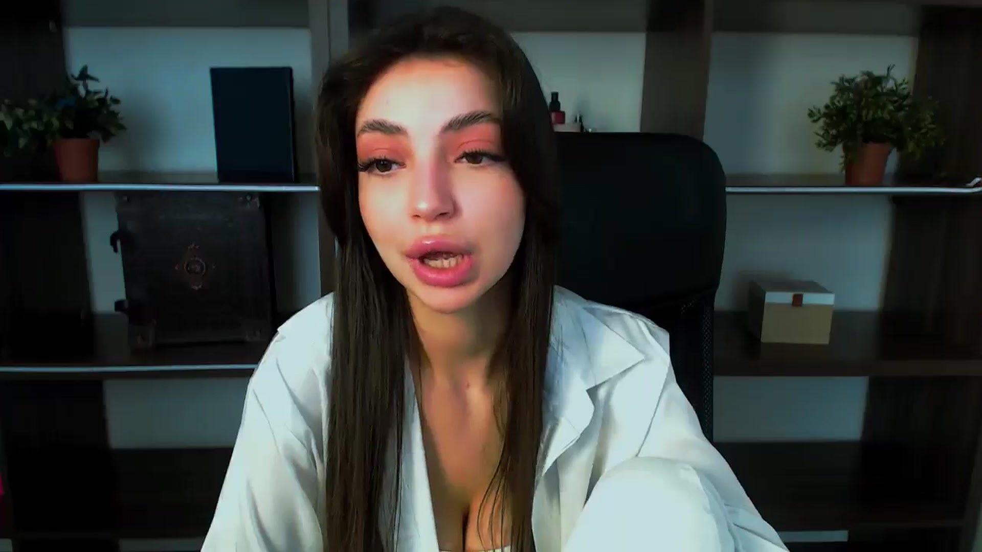 Gallery image thumbnail from EvilMuse's myfreecams stream on, 06/21/2025, 13:02 image 14 of 20