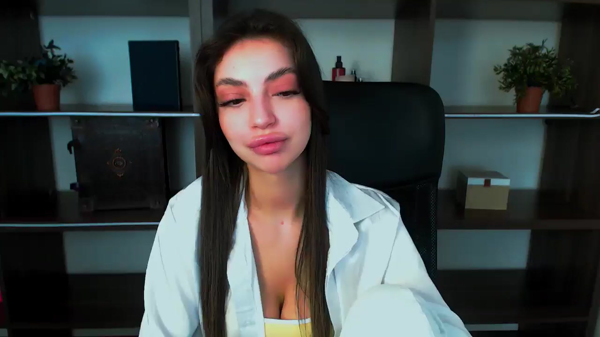 Gallery image thumbnail from EvilMuse's myfreecams stream on, 06/21/2025, 13:02 image 19 of 20