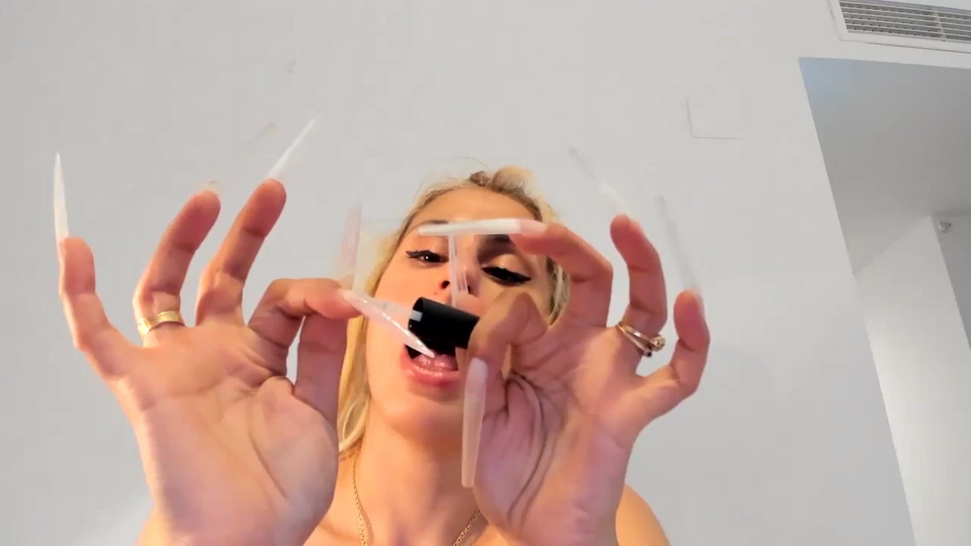 Gallery image thumbnail from Evilelegance's myfreecams stream on, 06/20/2025, 10:11 image 11 of 20