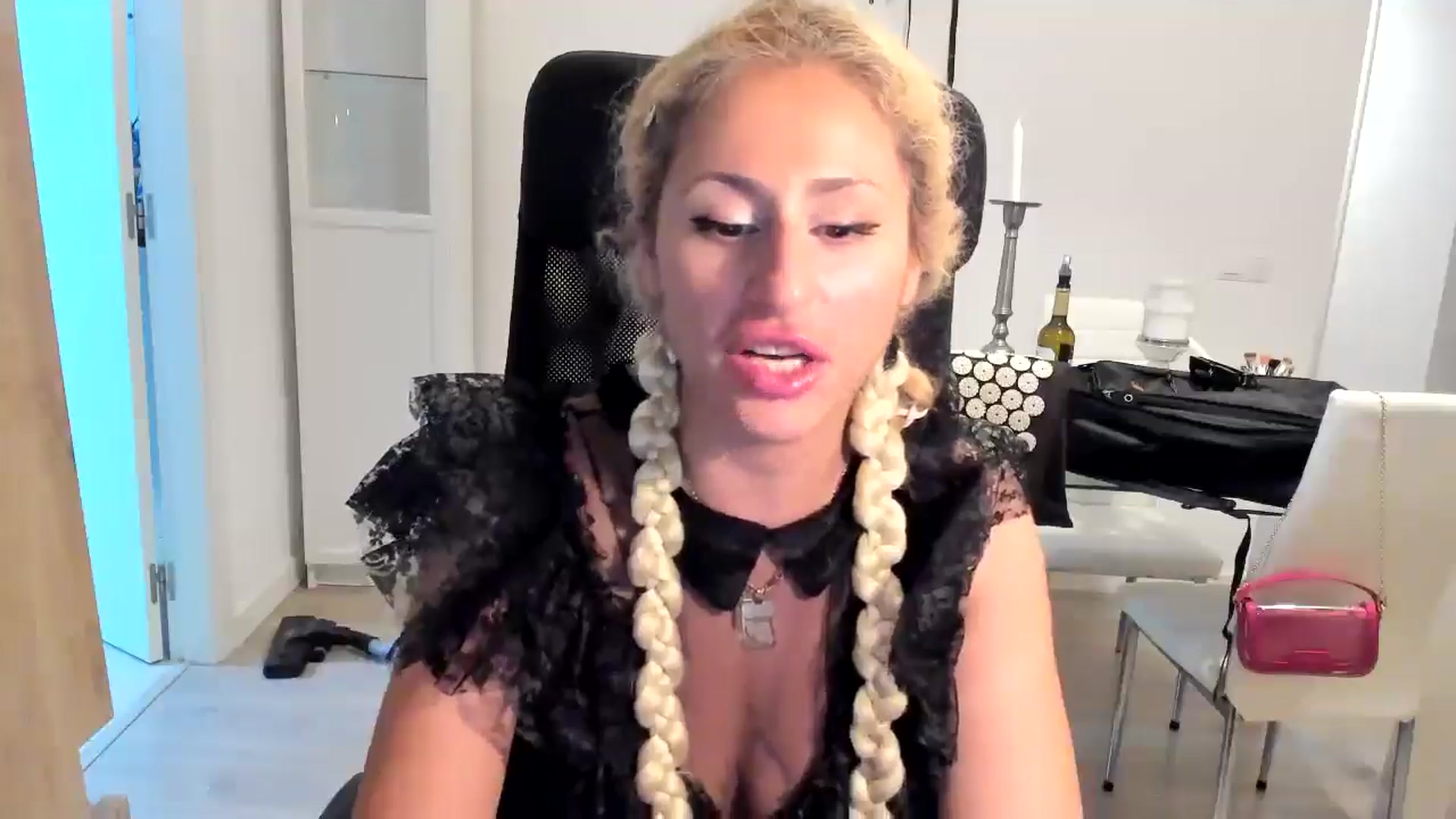 Gallery image thumbnail from Evilelegance's myfreecams stream on, 06/22/2025, 02:23 image 3 of 20