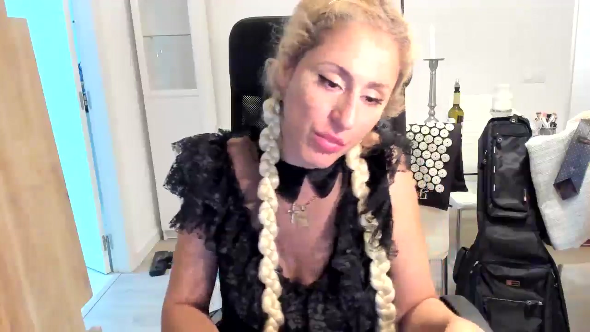 Gallery image thumbnail from Evilelegance's myfreecams stream on, 06/22/2025, 02:23 image 19 of 20