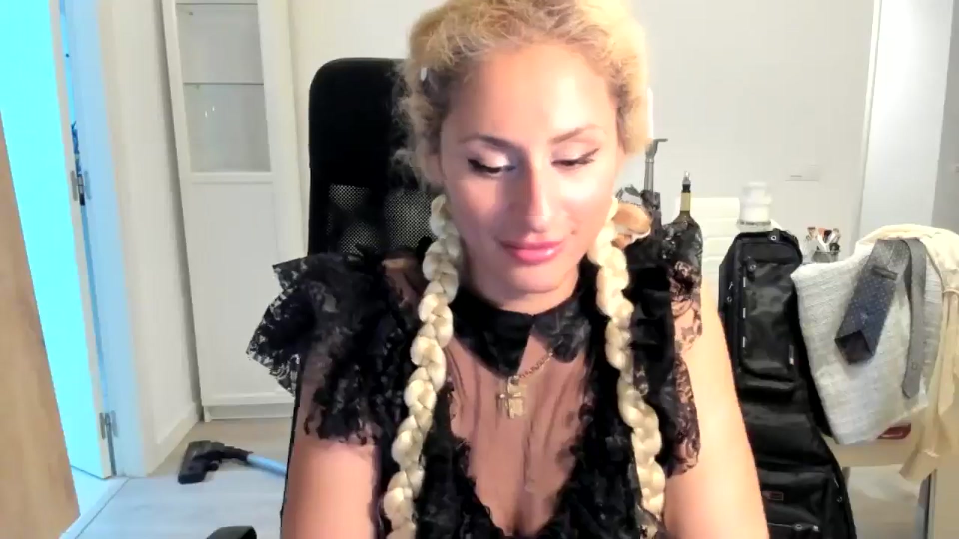 Gallery image thumbnail from Evilelegance's myfreecams stream on, 06/22/2025, 02:23 image 9 of 20