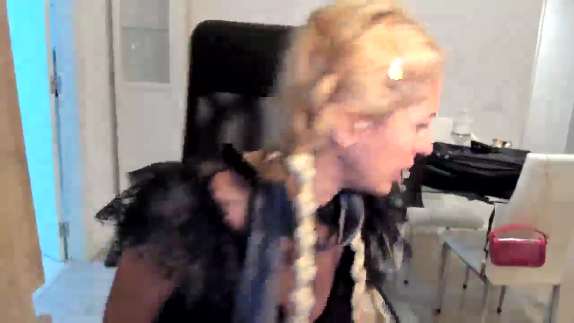 Gallery image thumbnail from Evilelegance's myfreecams stream on, 06/22/2025, 02:23 image 6 of 20