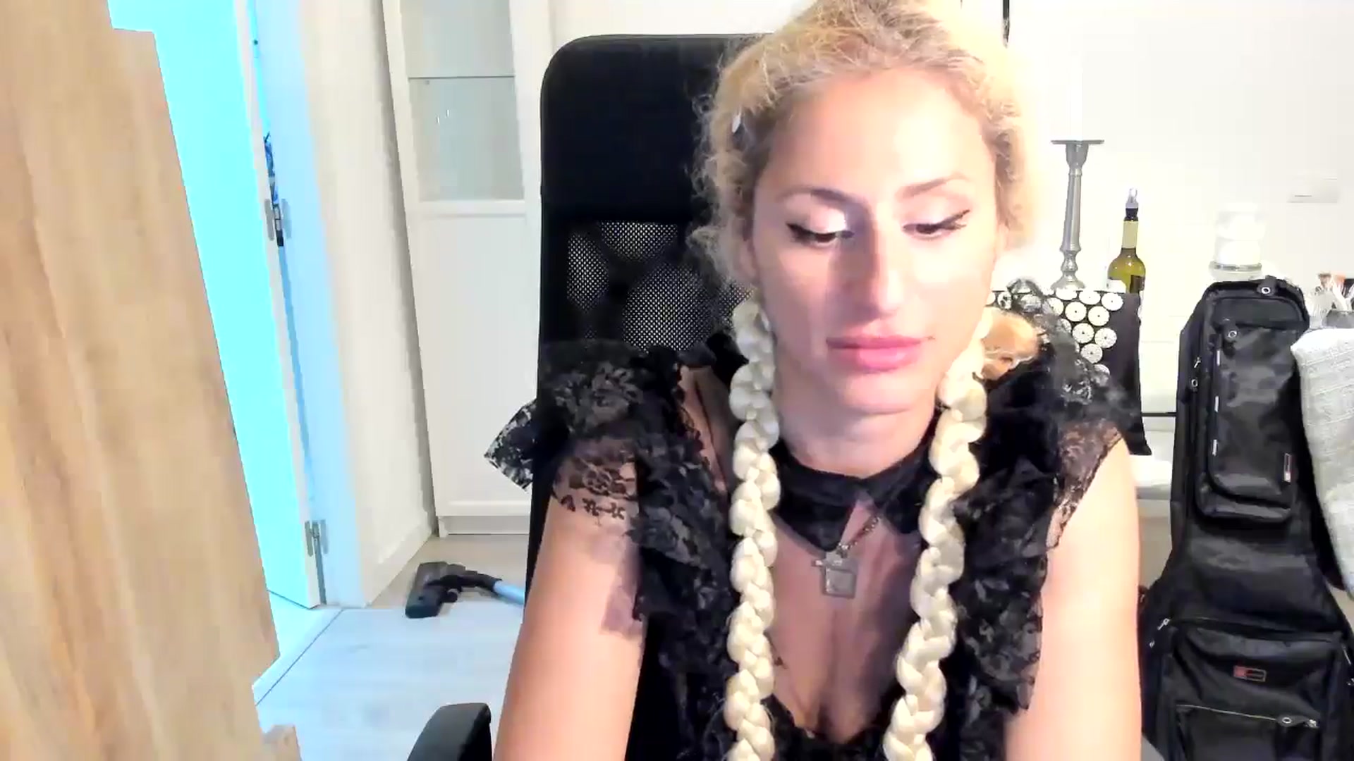 Gallery image thumbnail from Evilelegance's myfreecams stream on, 06/22/2025, 02:23 image 12 of 20