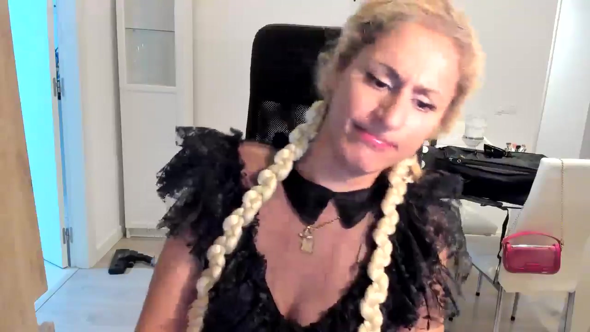 Gallery image thumbnail from Evilelegance's myfreecams stream on, 06/22/2025, 02:23 image 4 of 20