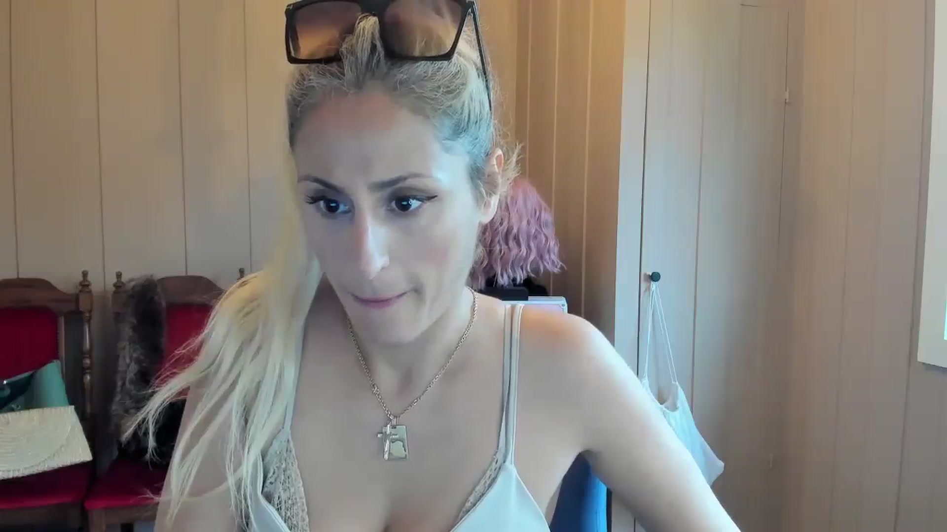Gallery image thumbnail from Evilelegance's myfreecams stream on, 06/26/2025, 18:57 image 5 of 20