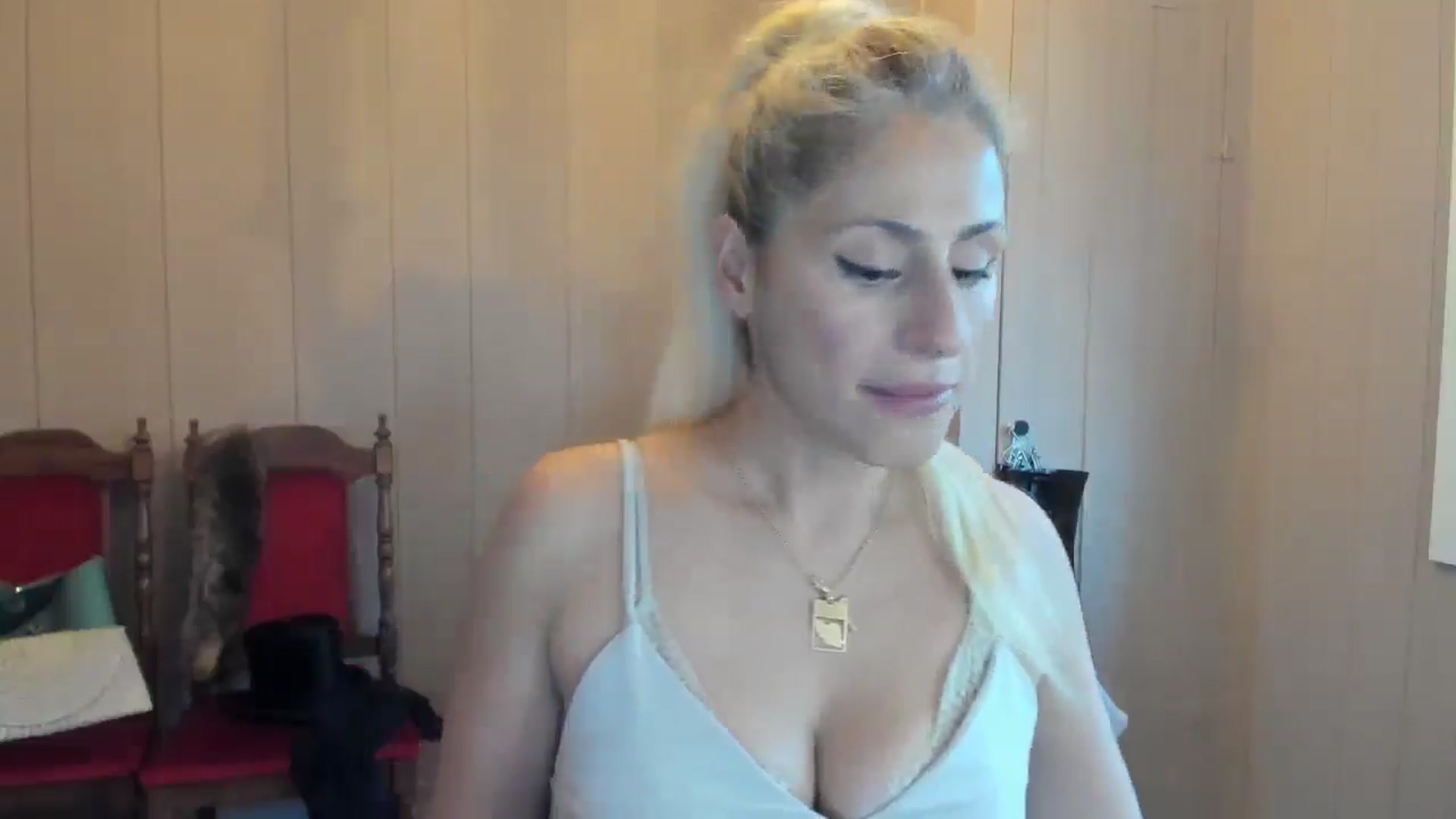 Gallery image thumbnail from Evilelegance's myfreecams stream on, 06/26/2025, 20:04 image 15 of 20