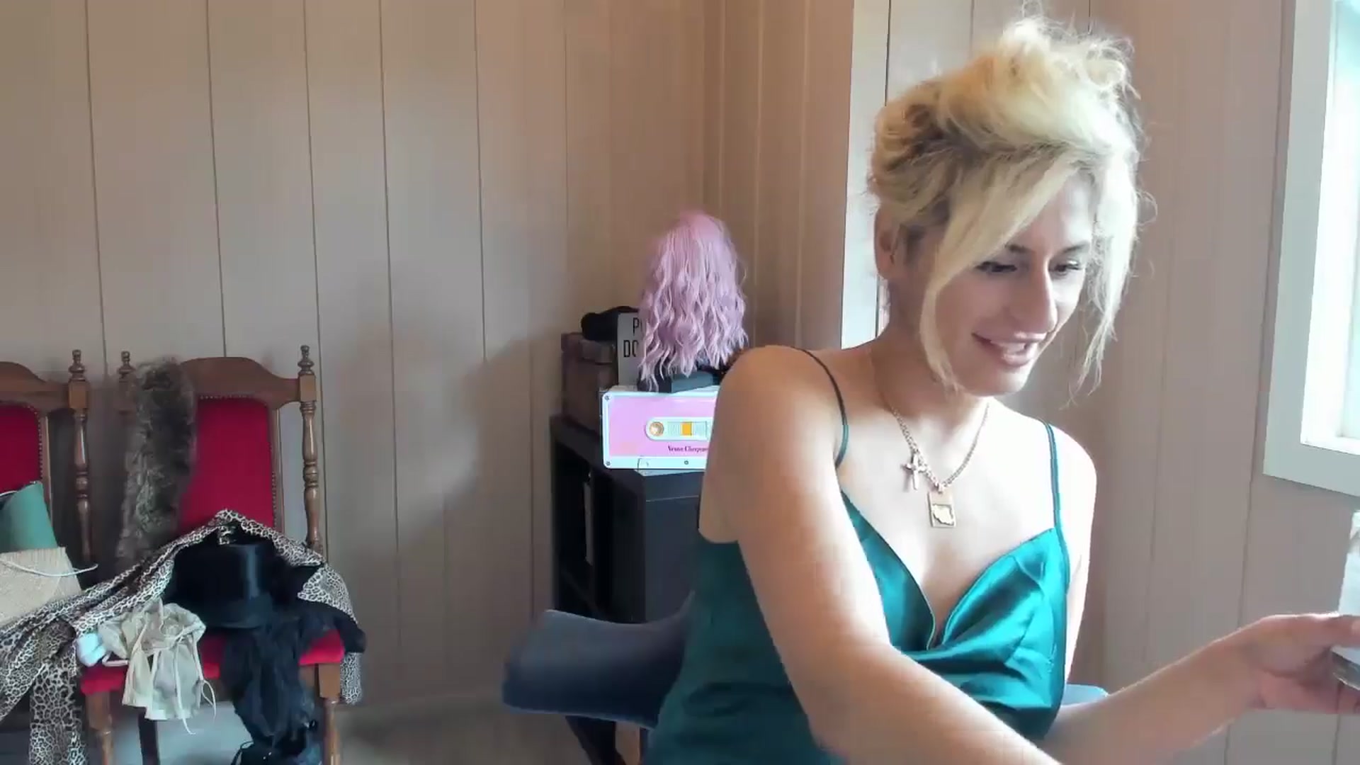Gallery image thumbnail from Evilelegance's myfreecams stream on, 06/27/2025, 10:05 image 8 of 20