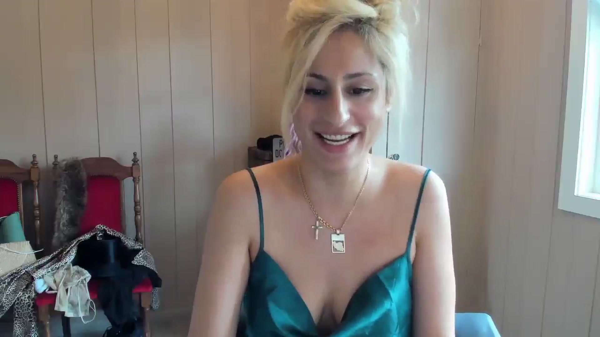 Gallery image thumbnail from Evilelegance's myfreecams stream on, 06/27/2025, 10:05 image 20 of 20