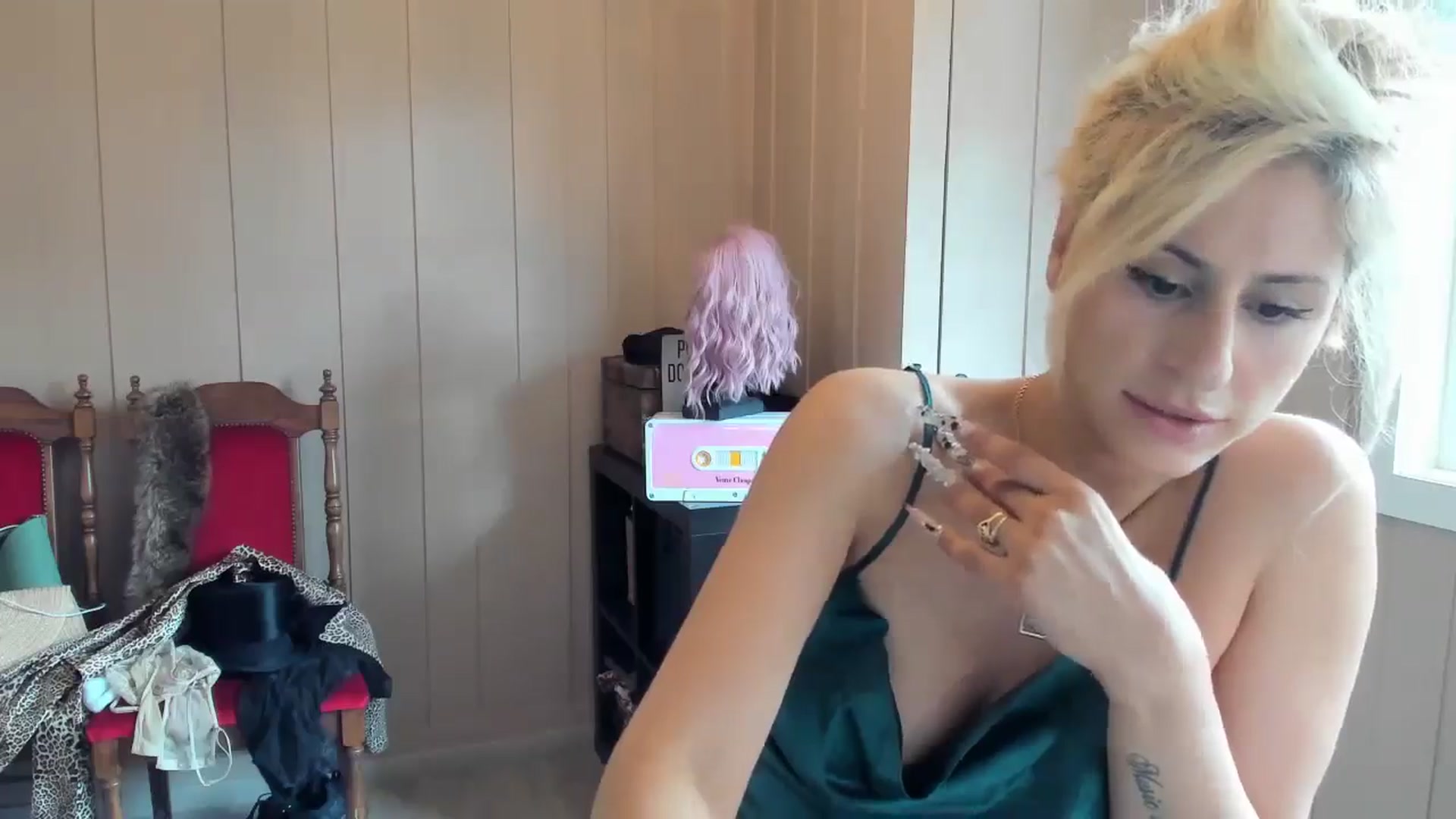 Gallery image thumbnail from Evilelegance's myfreecams stream on, 06/27/2025, 10:05 image 15 of 20