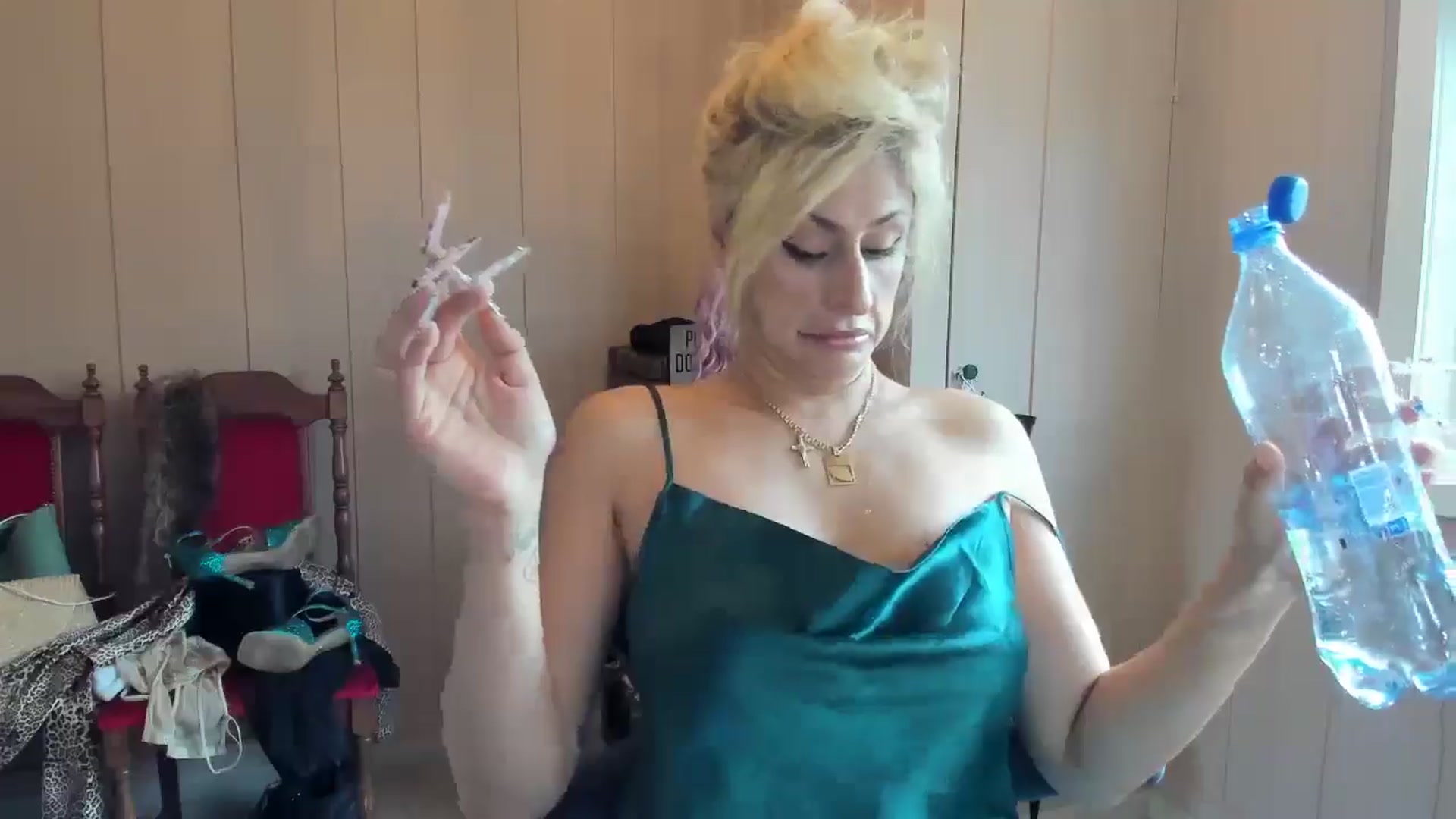 Gallery image thumbnail from Evilelegance's myfreecams stream on, 06/27/2025, 10:47 image 18 of 20