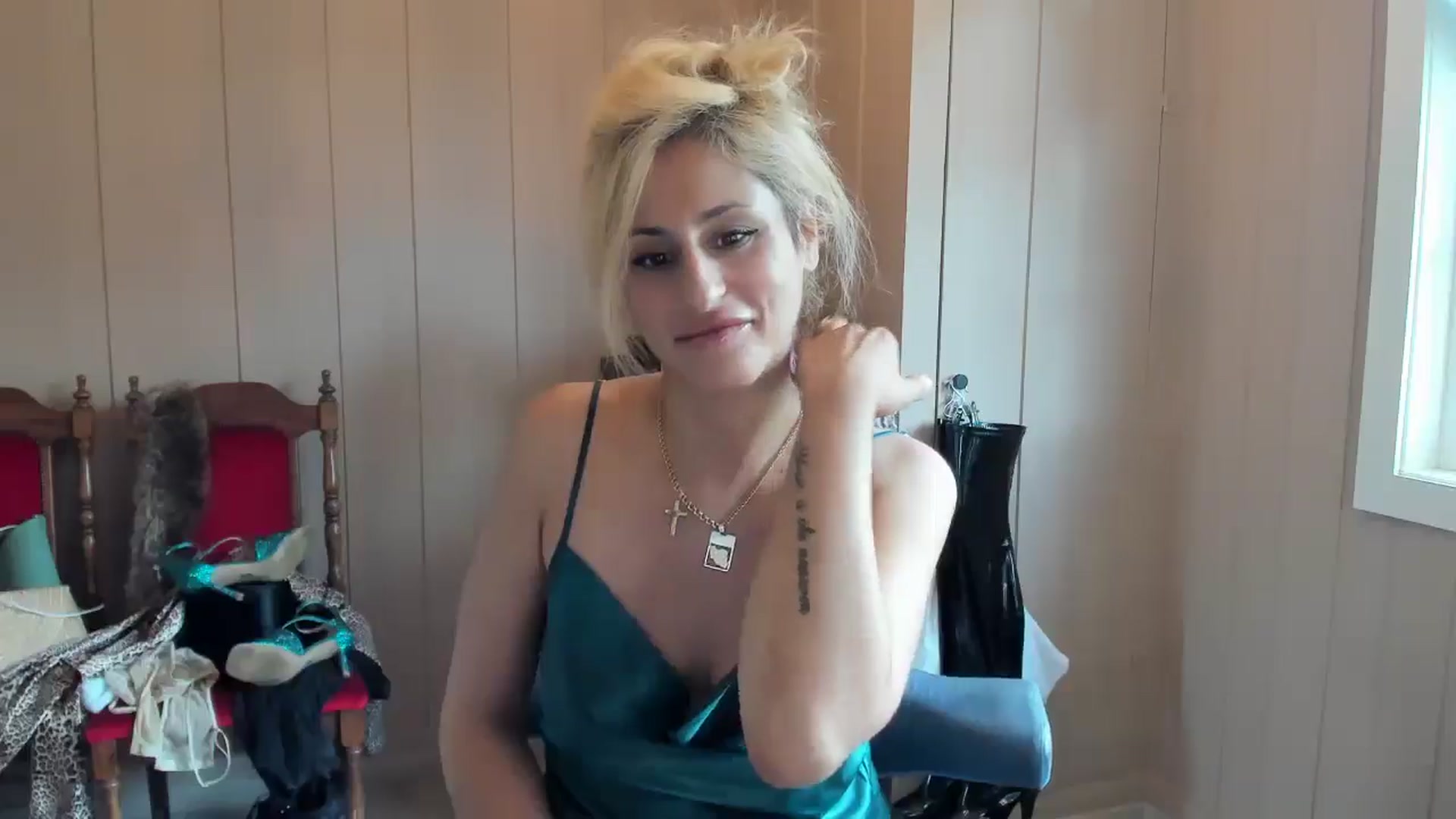 Gallery image thumbnail from Evilelegance's myfreecams stream on, 06/27/2025, 10:47 image 5 of 20