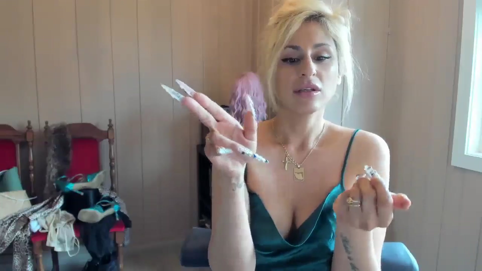 Gallery image thumbnail from Evilelegance's myfreecams stream on, 06/27/2025, 10:47 image 9 of 20