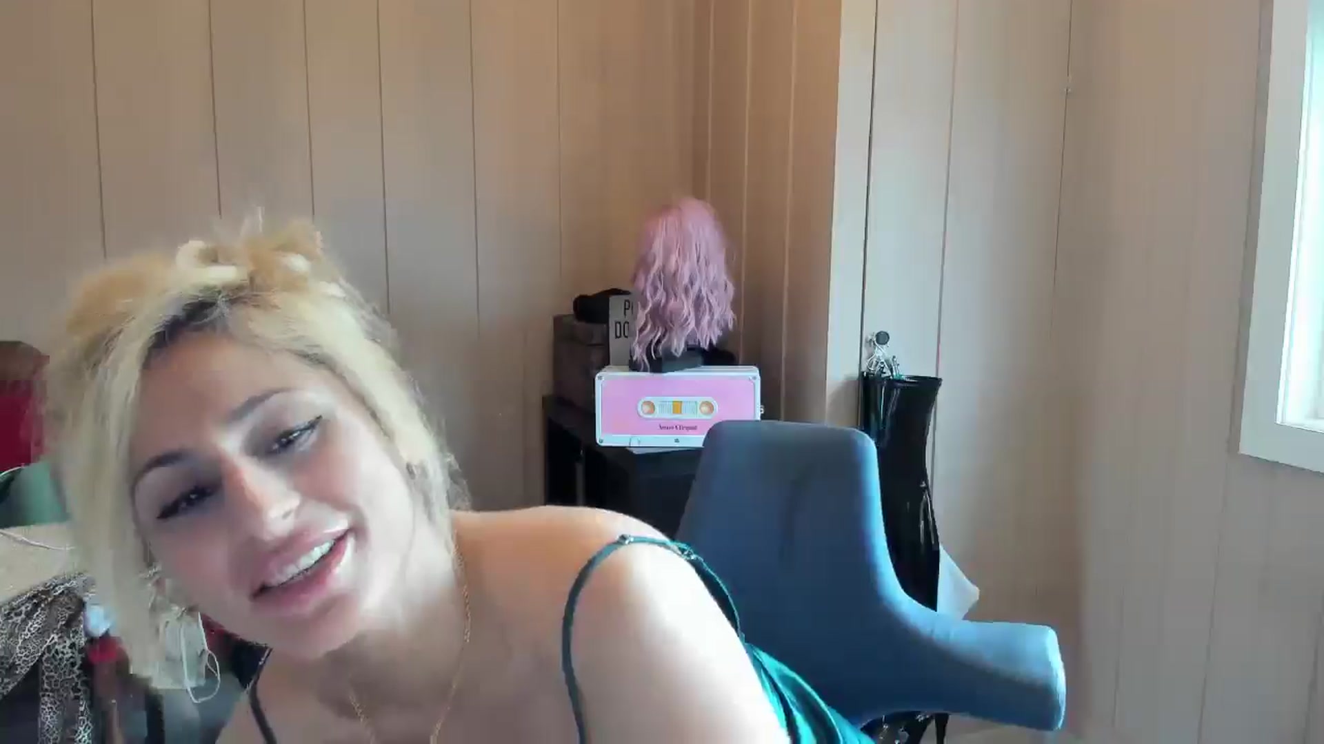 Gallery image thumbnail from Evilelegance's myfreecams stream on, 06/27/2025, 10:47 image 13 of 20