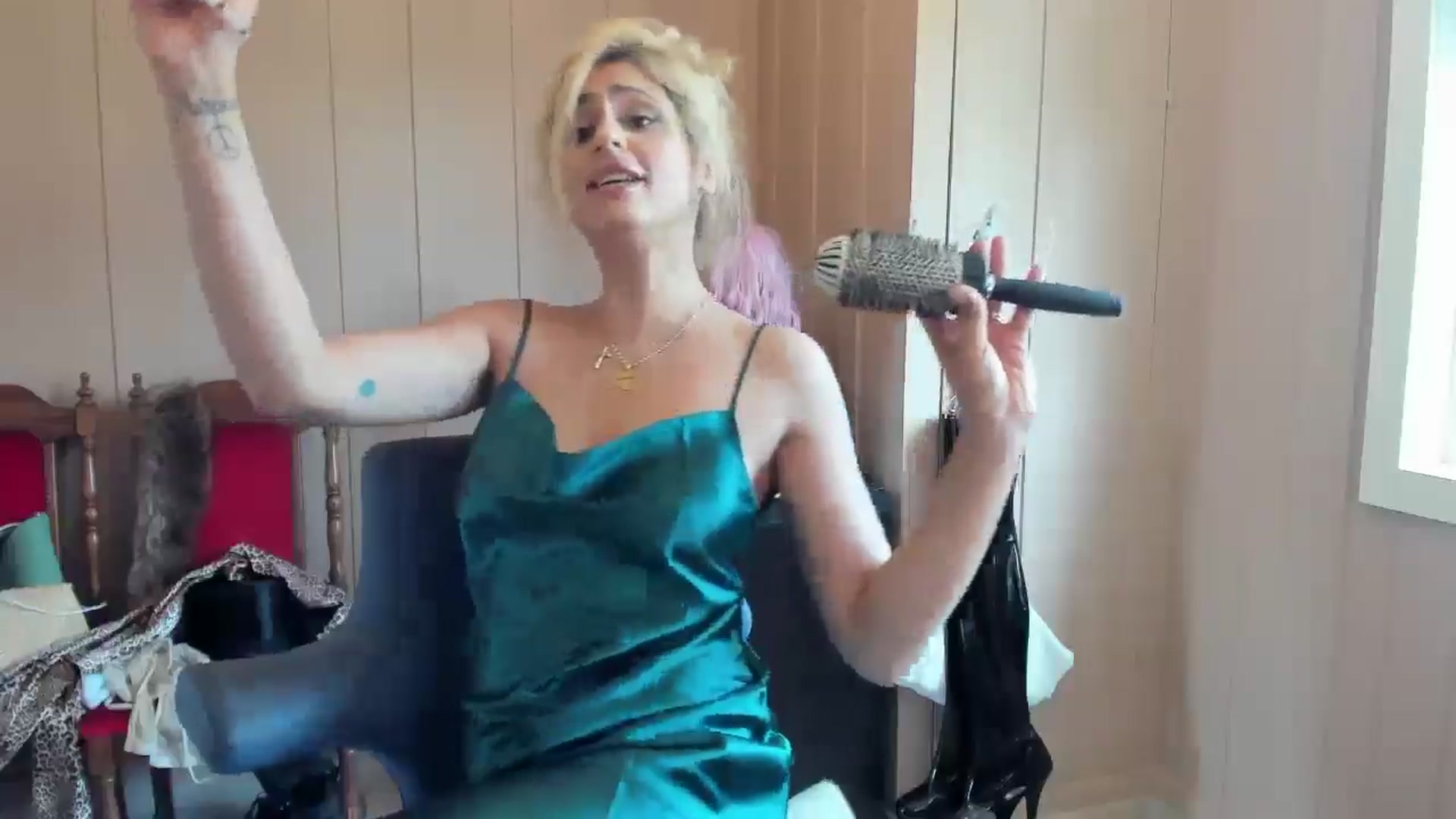 Gallery image thumbnail from Evilelegance's myfreecams stream on, 06/27/2025, 12:09 image 19 of 20