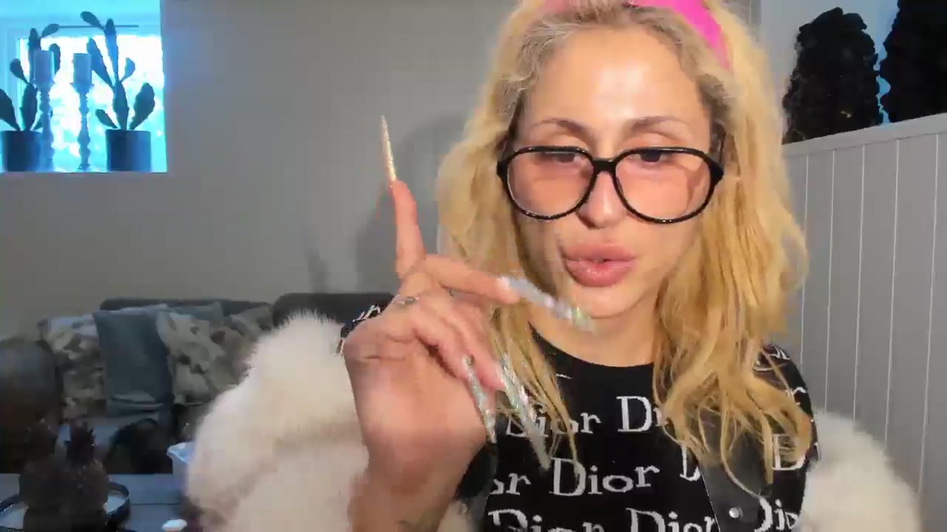 Gallery image thumbnail from Evilelegance's myfreecams stream on, 07/06/2025, 09:22 image 3 of 20