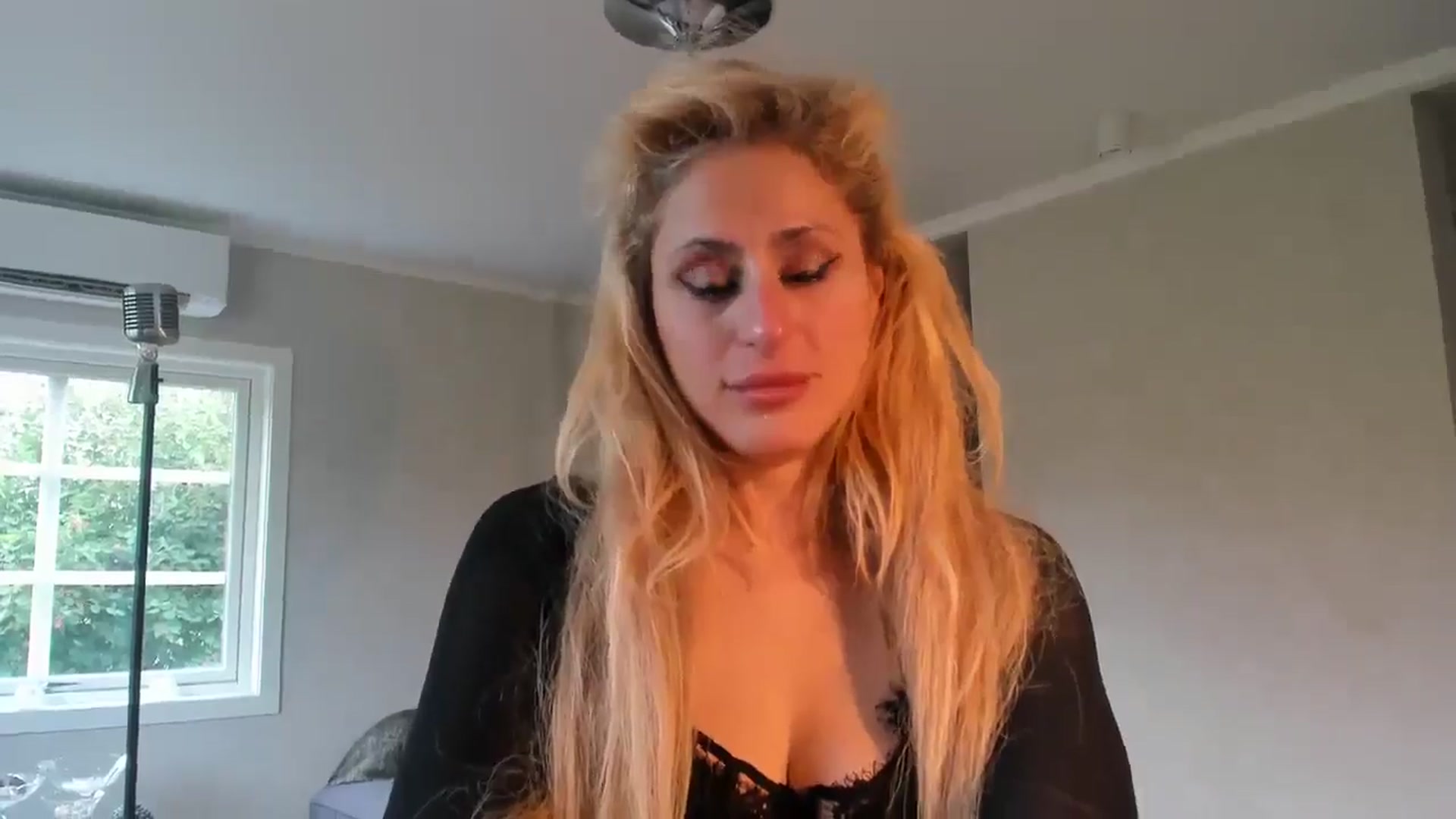 Gallery image thumbnail from Evilelegance's myfreecams stream on, 07/13/2025, 11:16 image 8 of 20
