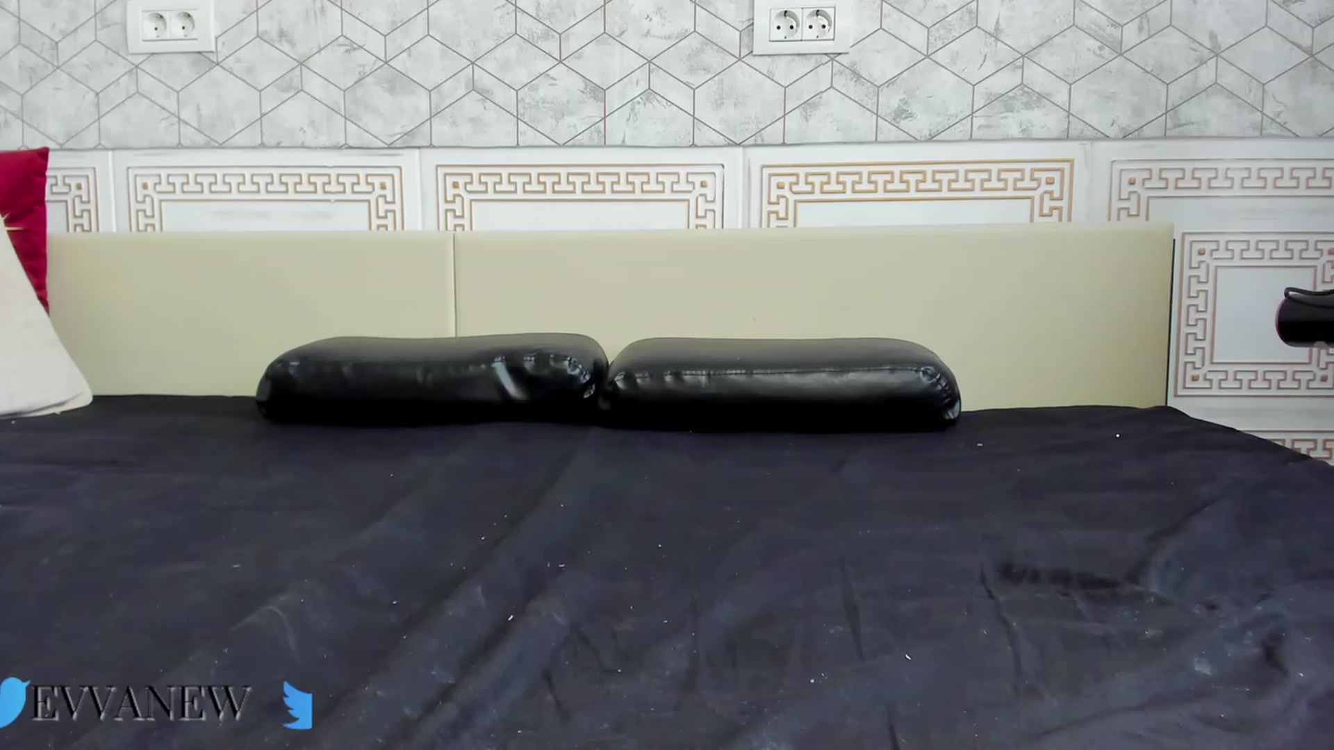 Gallery image thumbnail from Evvanew's myfreecams stream on, 06/24/2023, 11:46 image 12 of 20
