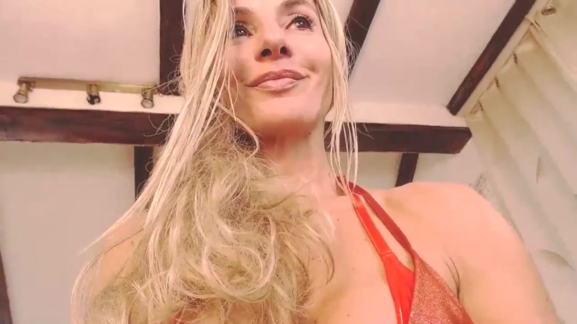 Gallery image thumbnail from Evveyinnn's myfreecams stream on, 12/01/2023, 23:21 image 7 of 20