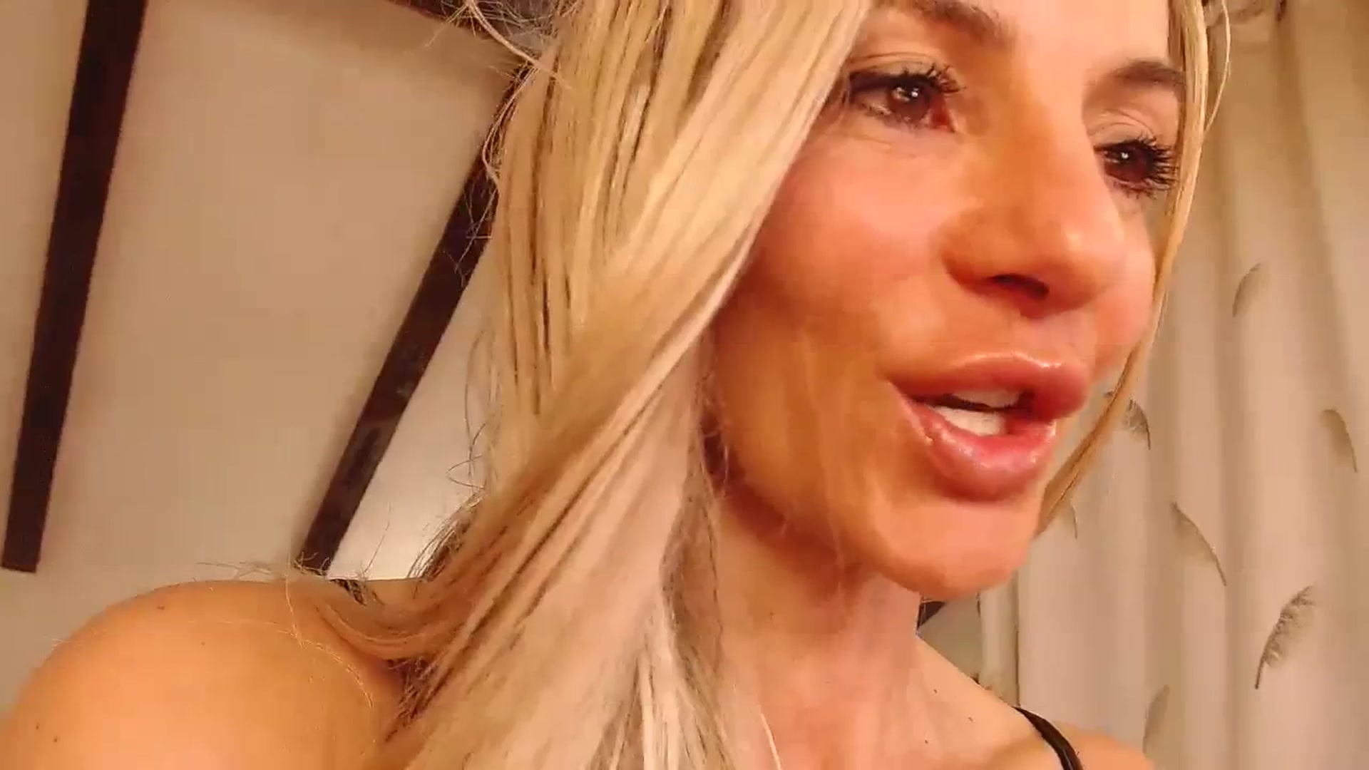 Gallery image thumbnail from Evveyinnn's myfreecams stream on, 02/16/2024, 22:43 image 8 of 20