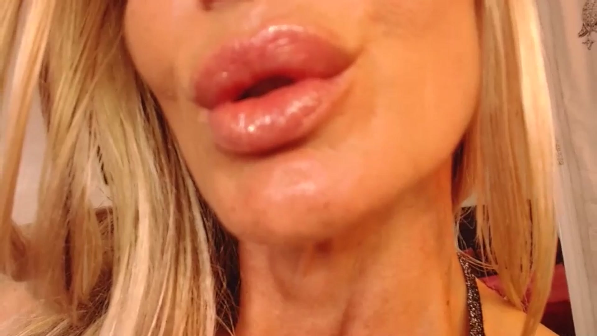 Gallery image thumbnail from Ewellyinn's myfreecams stream on, 04/28/2024, 23:11 image 3 of 20