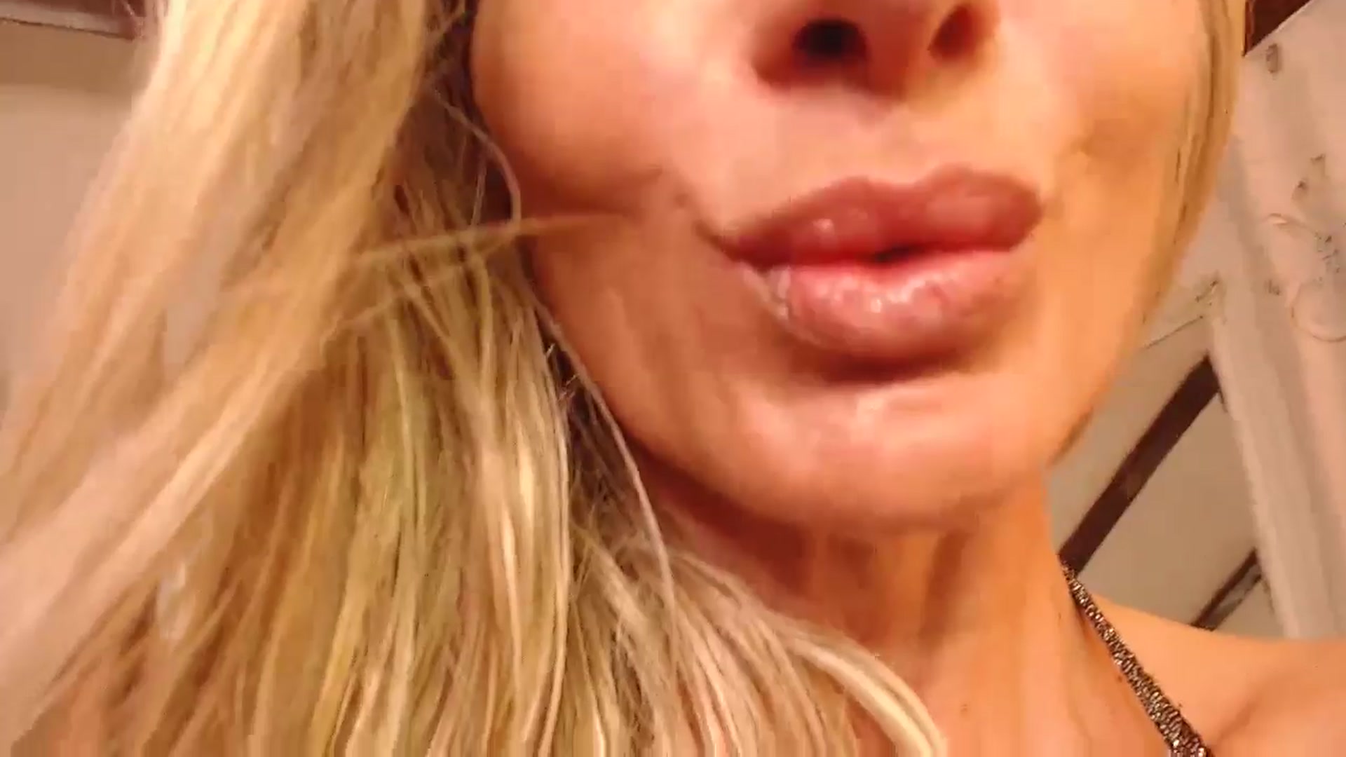 Gallery image thumbnail from Ewellyinn's myfreecams stream on, 05/25/2024, 21:16 image 20 of 20