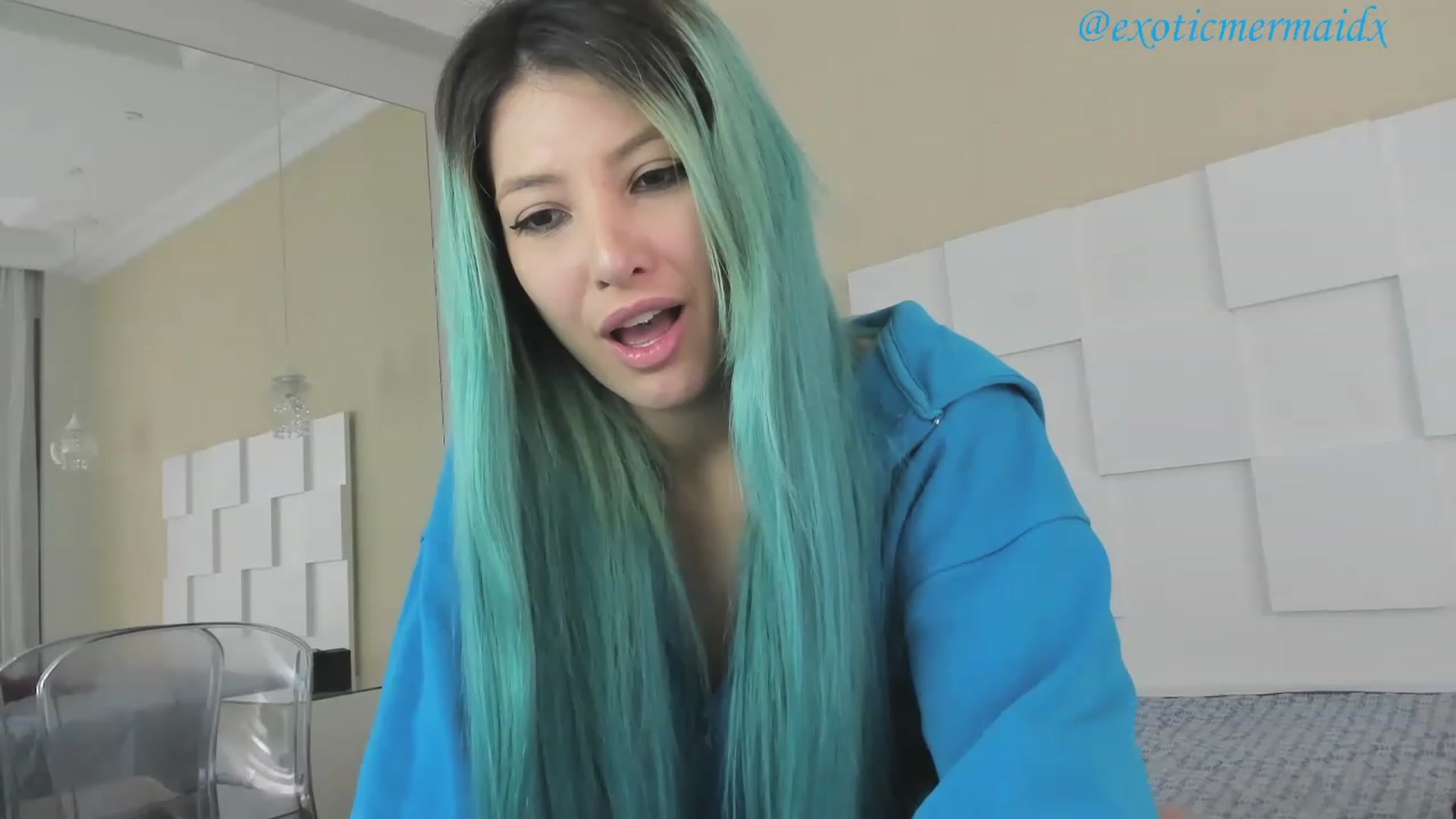 Gallery image thumbnail from Ex0ticMermaid's myfreecams stream on, 05/21/2023, 19:31 image 1 of 20