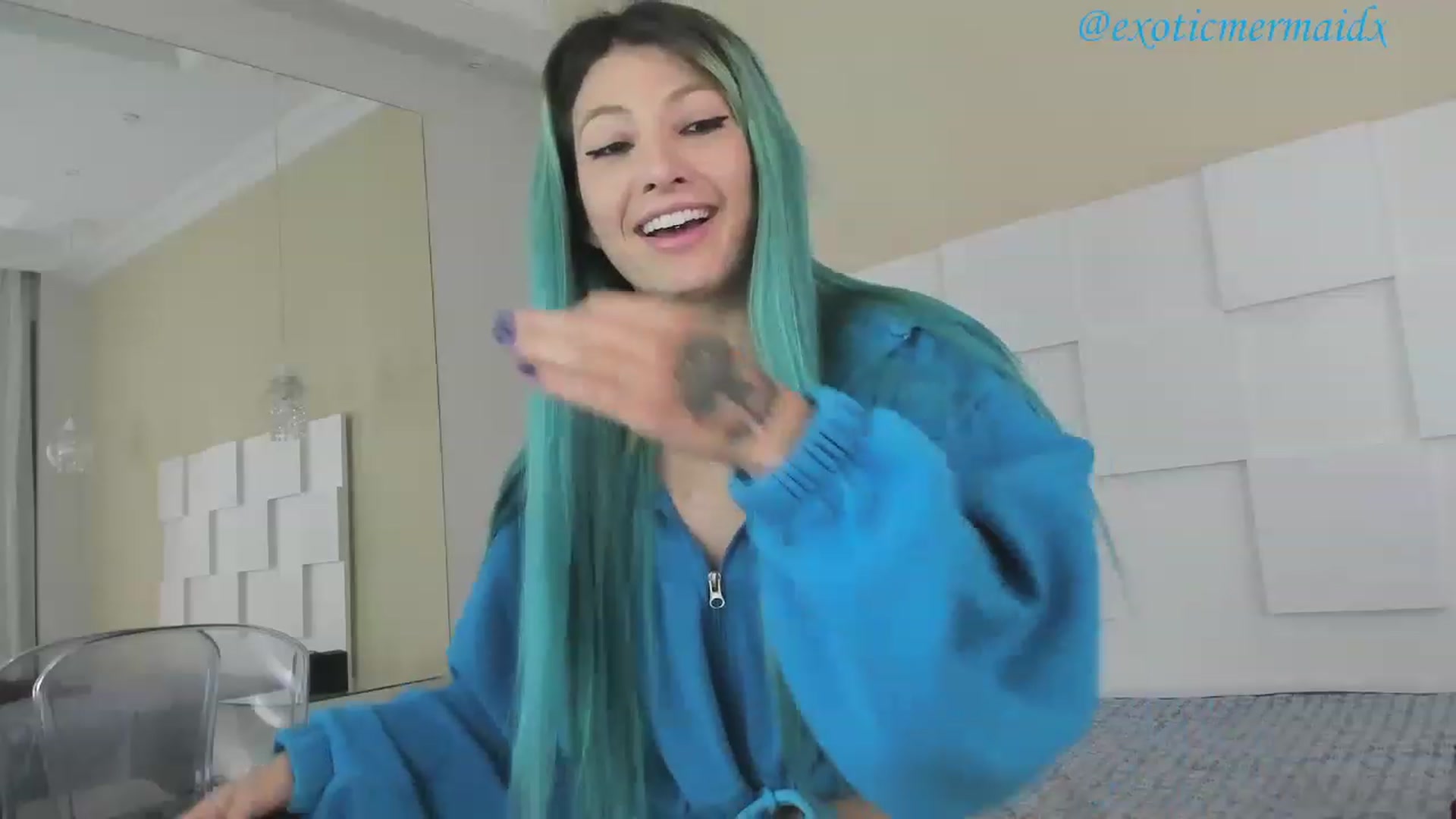 Gallery image thumbnail from Ex0ticMermaid's myfreecams stream on, 05/21/2023, 19:31 image 3 of 20