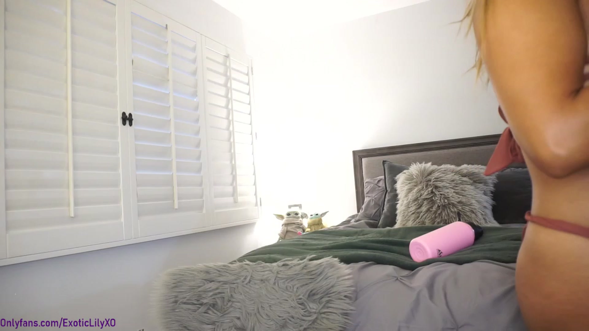 Gallery image thumbnail from ExoticLilyXO's myfreecams stream on, 11/18/2022, 24:03 image 3 of 20