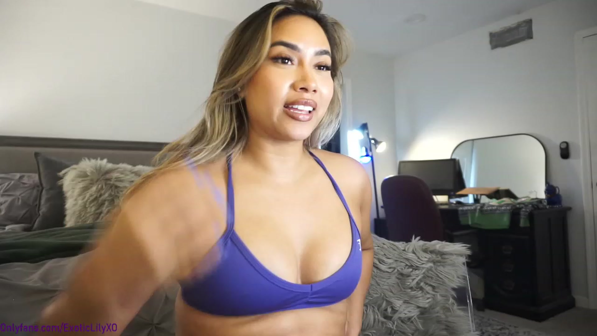 Gallery image thumbnail from ExoticLilyXO's myfreecams stream on, 11/21/2022, 05:53 image 10 of 20