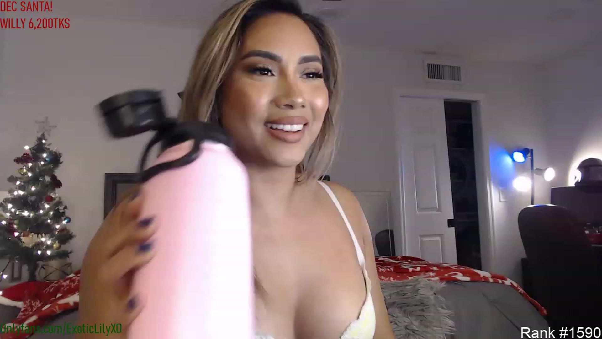 Gallery image thumbnail from ExoticLilyXO's myfreecams stream on, 12/30/2022, 04:21 image 8 of 20