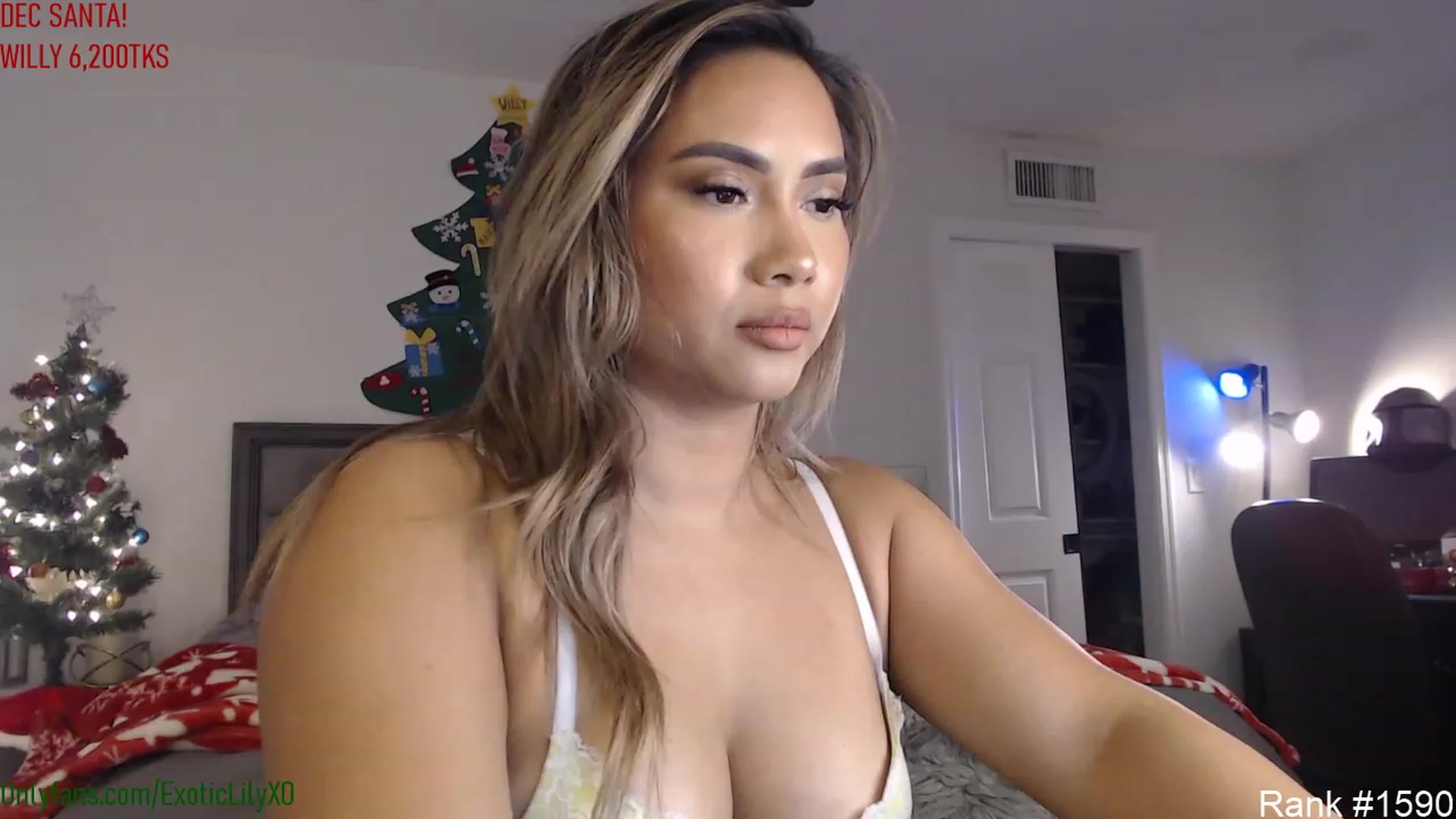 Gallery image thumbnail from ExoticLilyXO's myfreecams stream on, 12/30/2022, 04:21 image 6 of 20