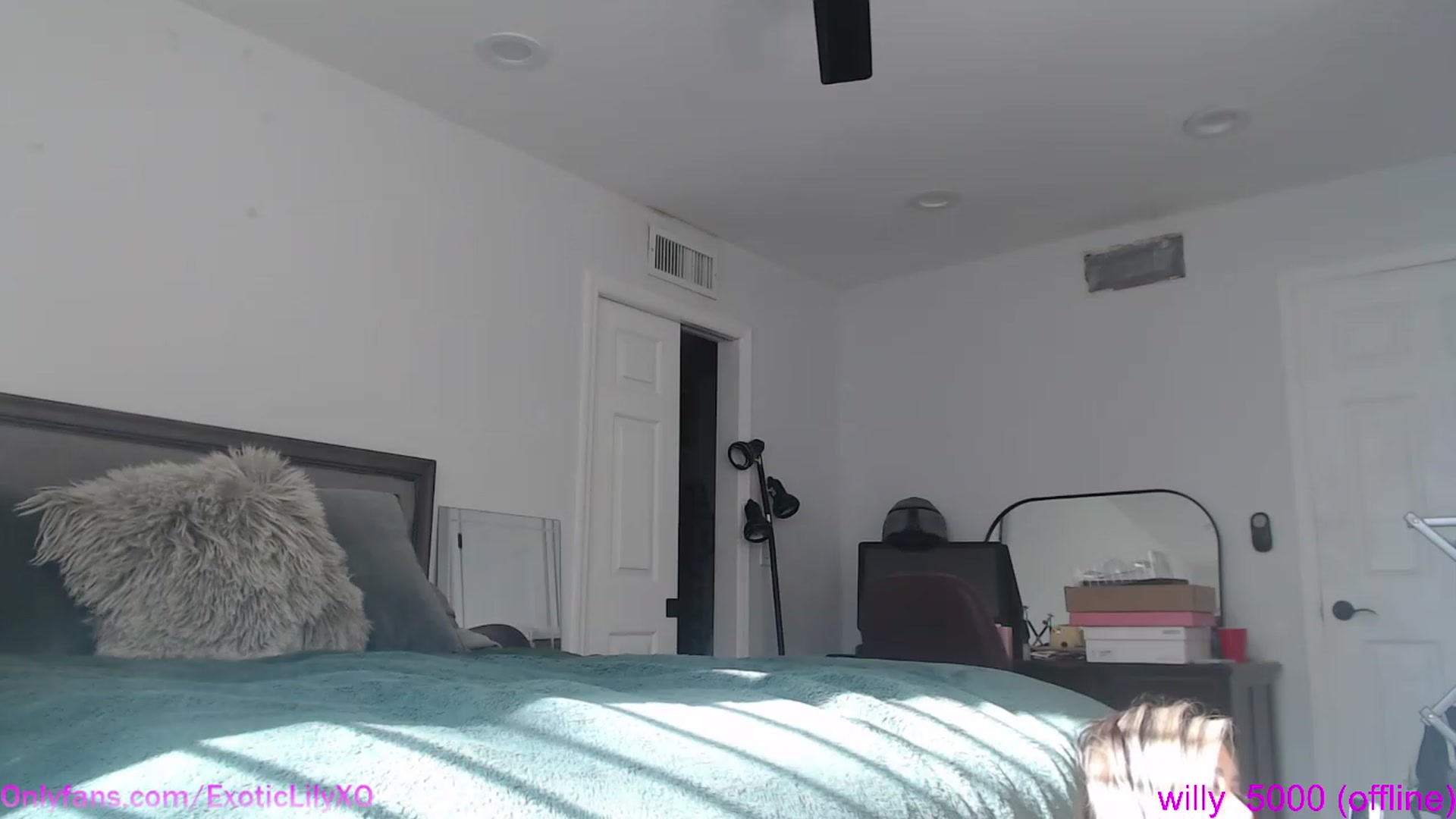 Gallery image thumbnail from ExoticLilyXO's myfreecams stream on, 06/27/2023, 24:31 image 10 of 20
