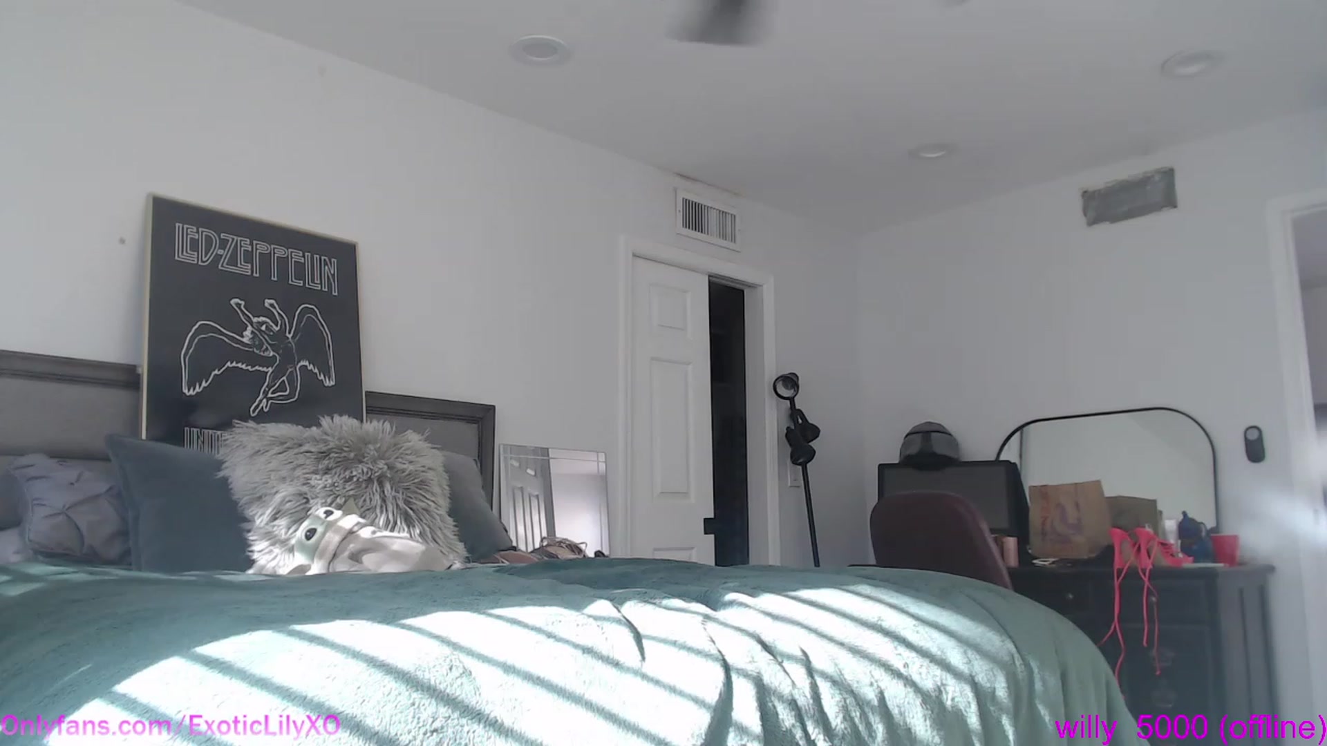 Gallery image thumbnail from ExoticLilyXO's myfreecams stream on, 06/30/2023, 24:03 image 19 of 20