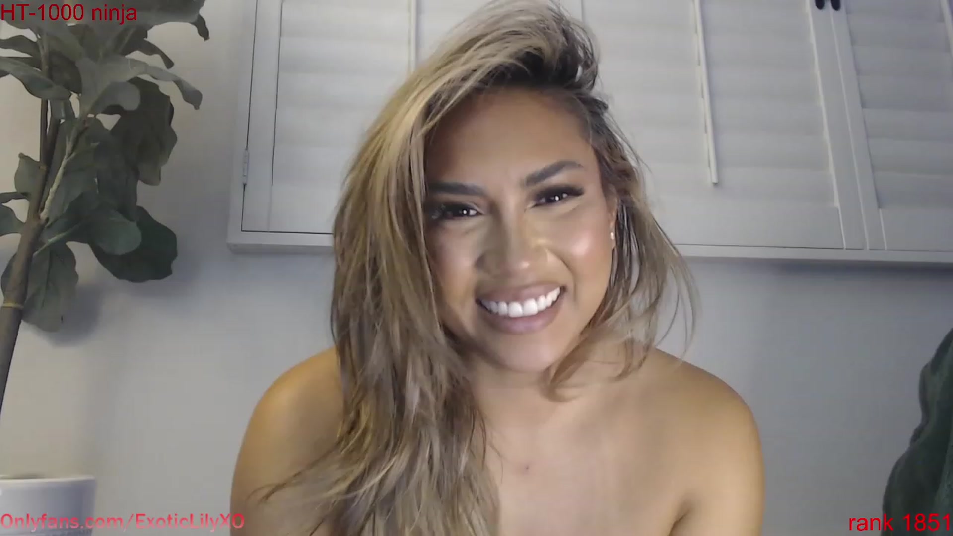 Gallery image thumbnail from ExoticLilyXO's myfreecams stream on, 07/31/2023, 03:11 image 15 of 20