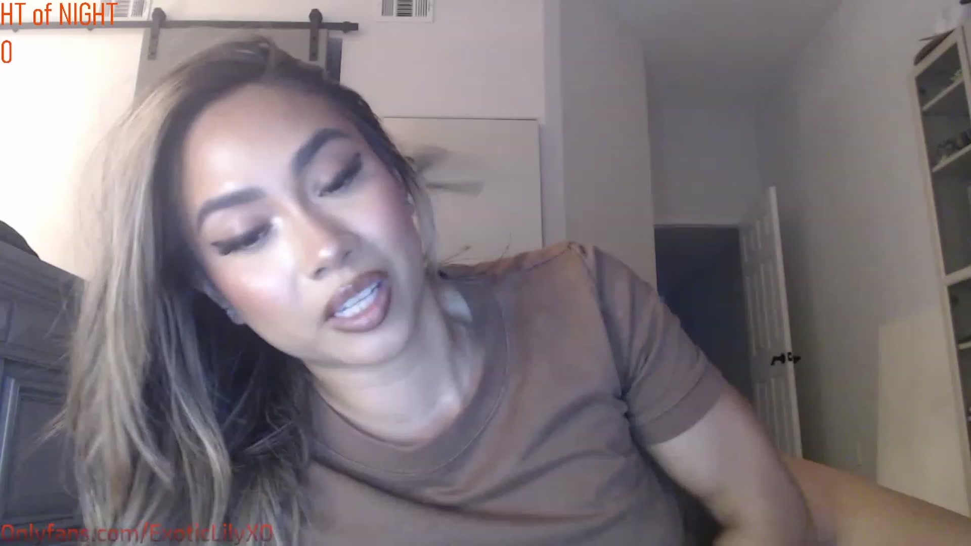Gallery image thumbnail from ExoticLilyXO's myfreecams stream on, 10/17/2023, 02:19 image 5 of 20