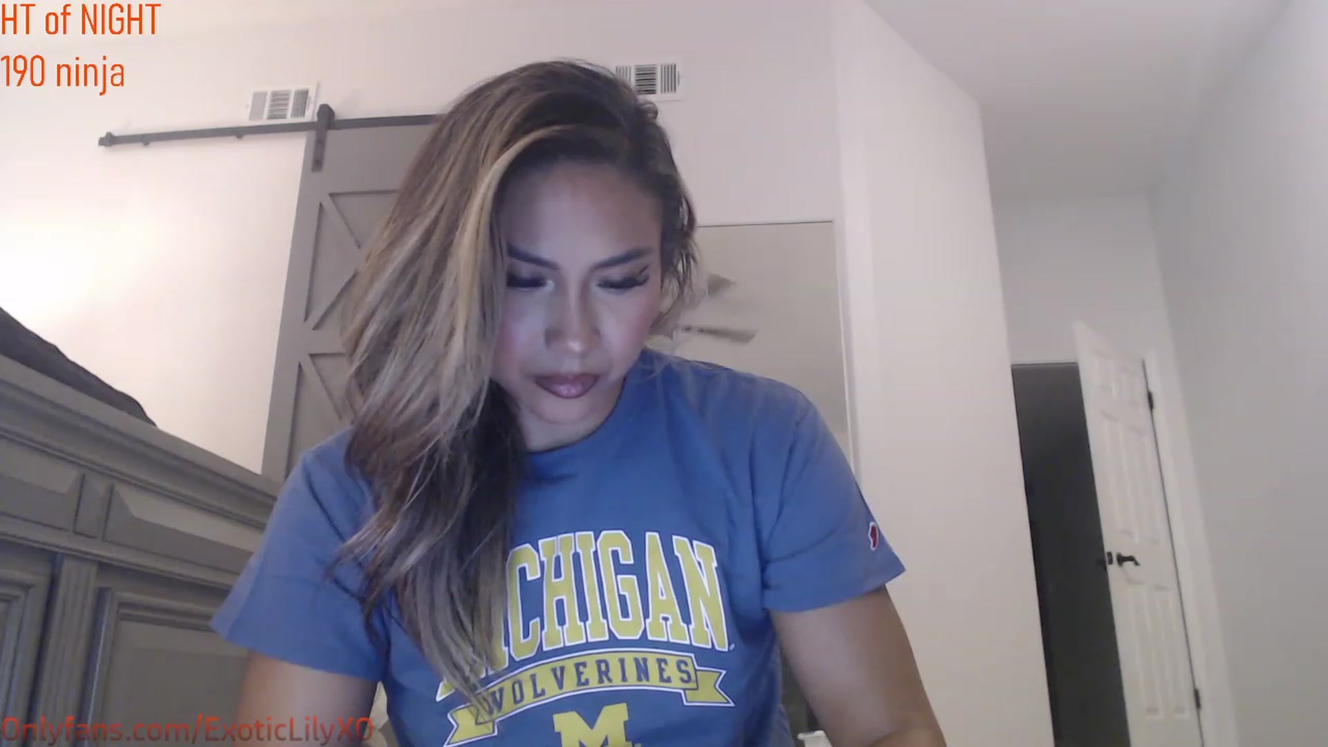 Gallery image thumbnail from ExoticLilyXO's myfreecams stream on, 10/17/2023, 02:19 image 13 of 20