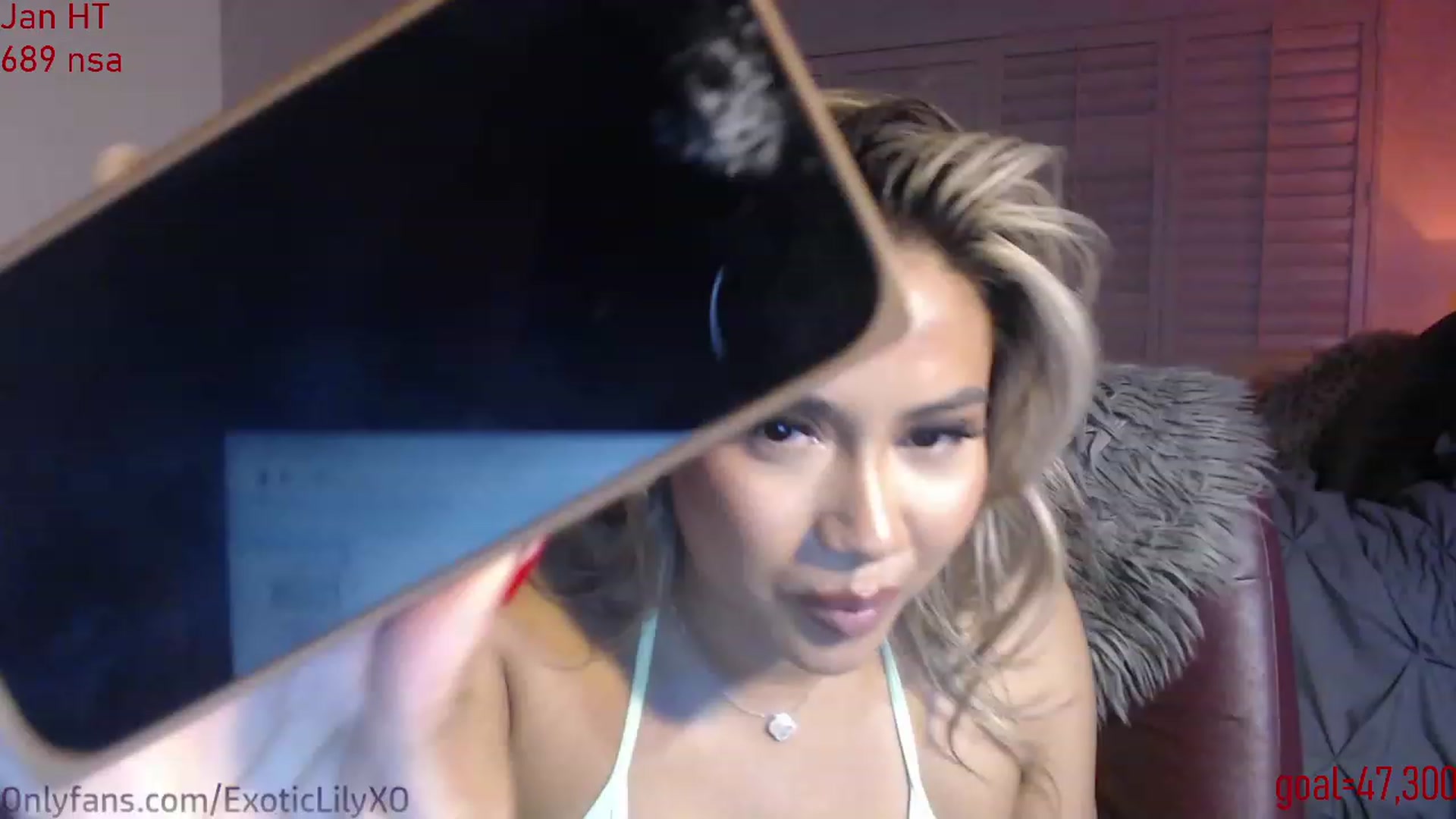 Gallery image thumbnail from ExoticLilyXO's myfreecams stream on, 01/10/2024, 03:20 image 12 of 20