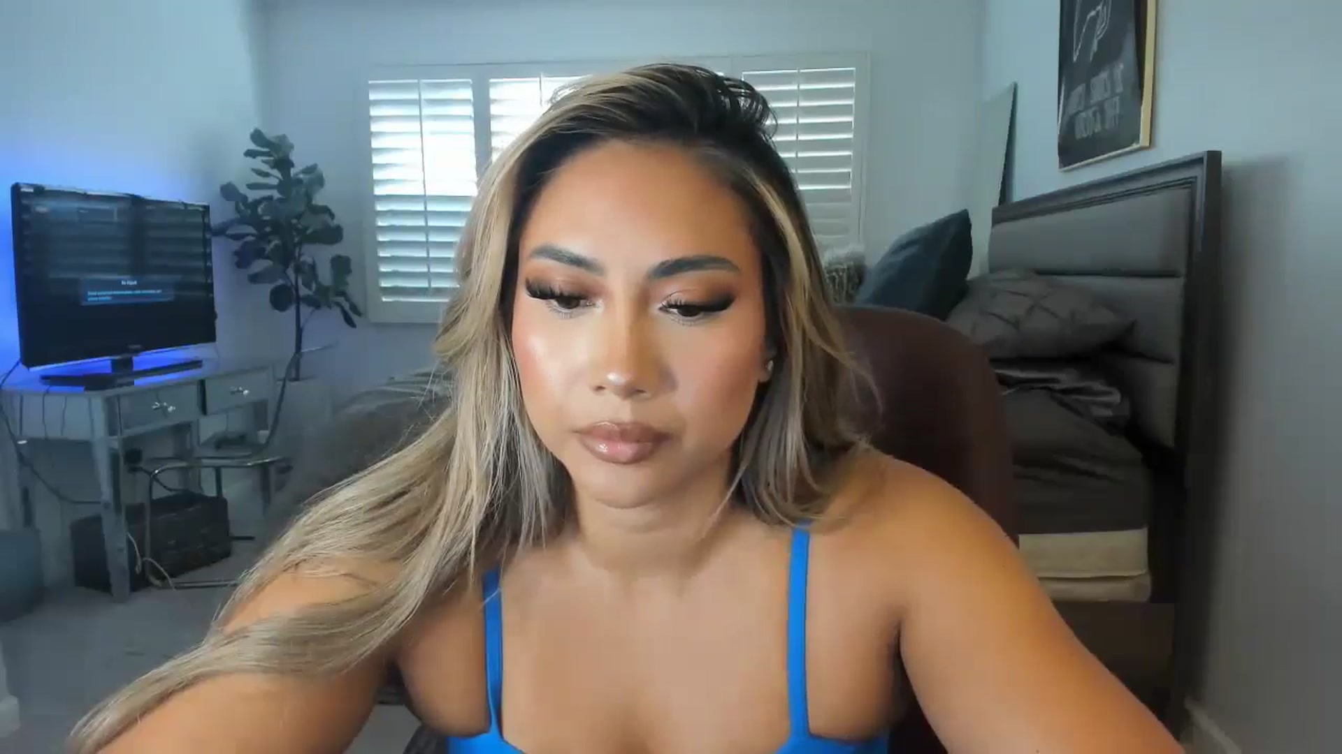 Gallery image thumbnail from ExoticLilyXO's myfreecams stream on, 09/11/2024, 24:27 image 10 of 20