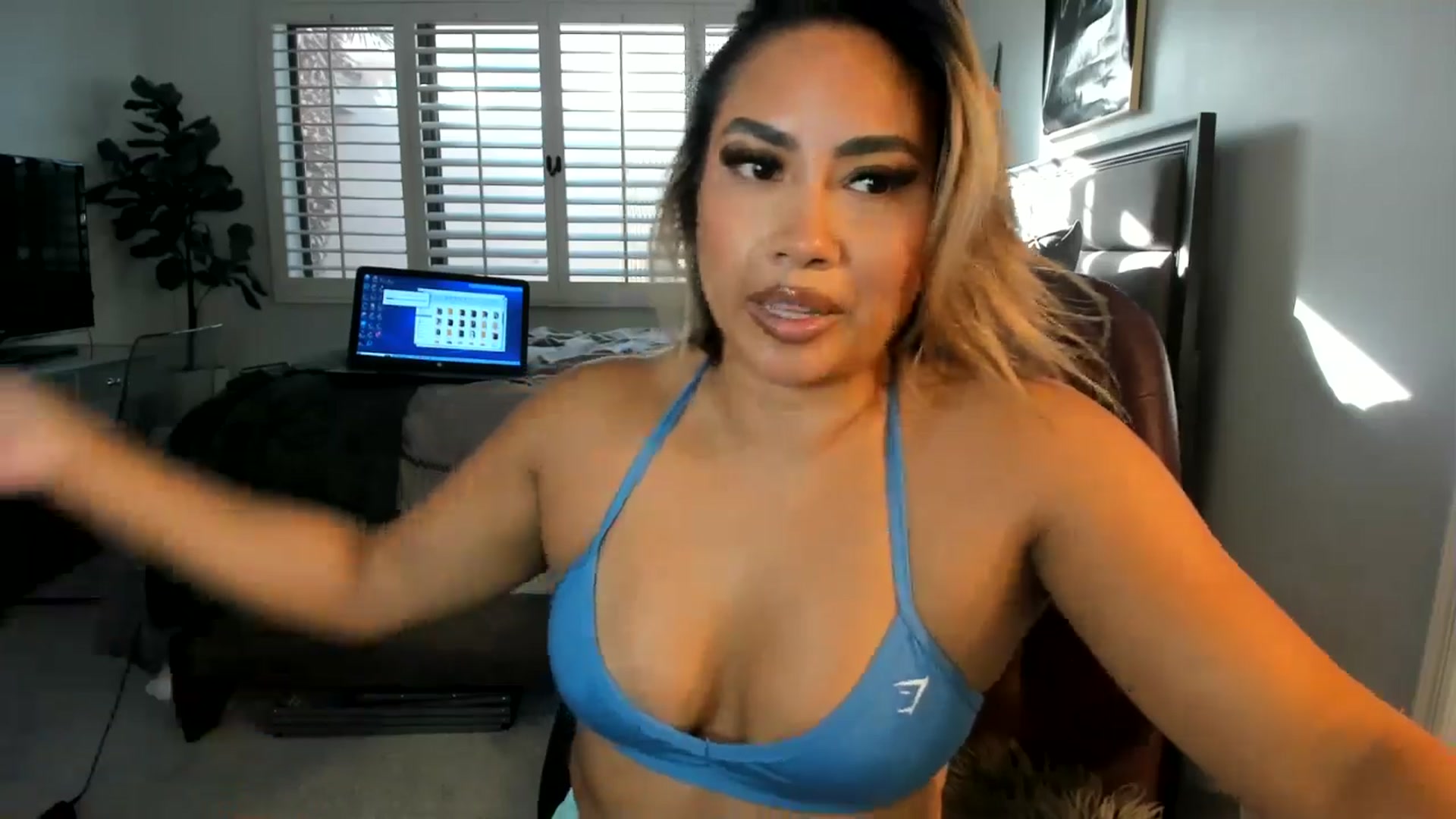 Gallery image thumbnail from ExoticLilyXO's myfreecams stream on, 10/20/2024, 23:14 image 3 of 20