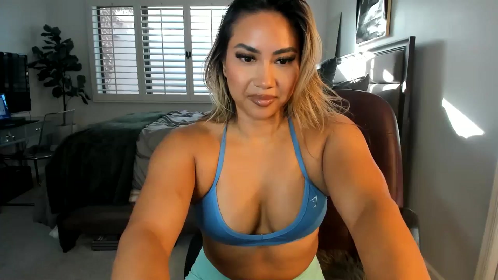 Gallery image thumbnail from ExoticLilyXO's myfreecams stream on, 10/20/2024, 23:14 image 4 of 20