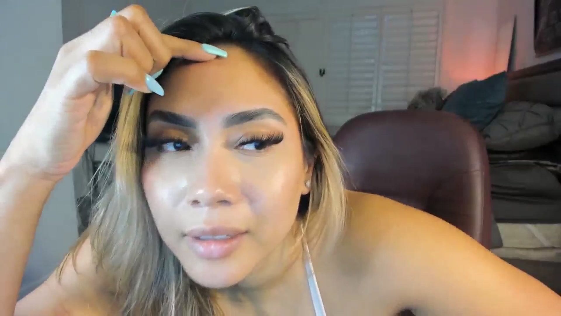 Gallery image thumbnail from ExoticLilyXO's myfreecams stream on, 10/22/2024, 24:52 image 5 of 20
