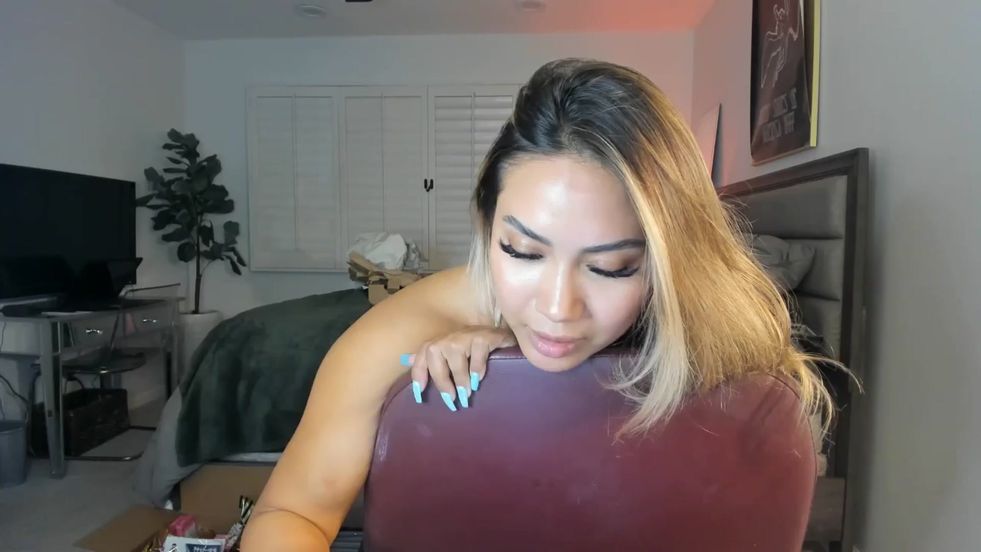 Gallery image thumbnail from ExoticLilyXO's myfreecams stream on, 10/22/2024, 01:57 image 17 of 20