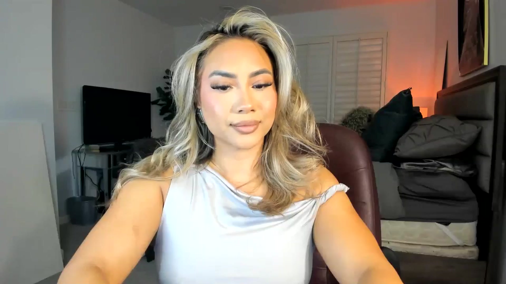 Gallery image thumbnail from ExoticLilyXO's myfreecams stream on, 11/26/2024, 24:36 image 2 of 20